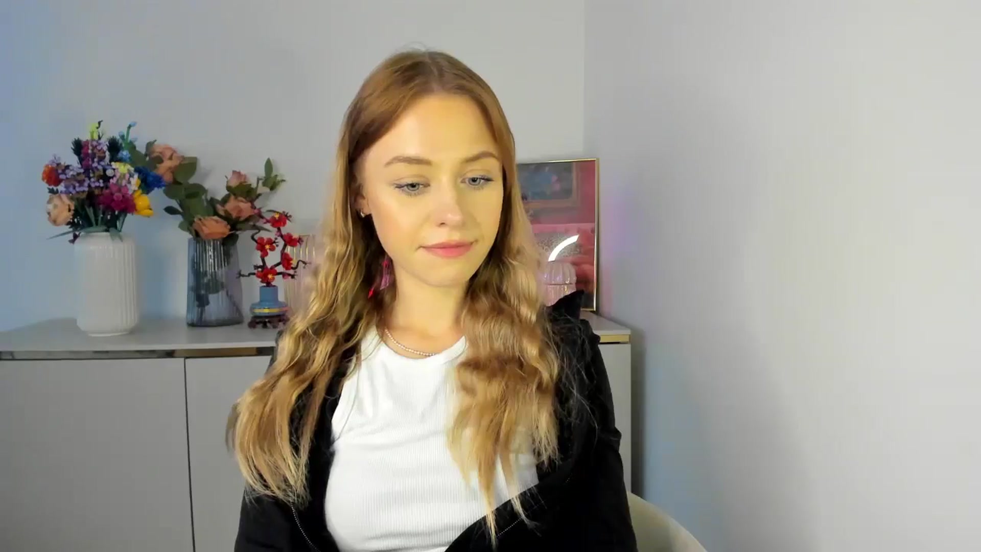 Gallery image thumbnail from YoursCindy's myfreecams stream on, 04/13/2026, 11:17 image 7 of 20