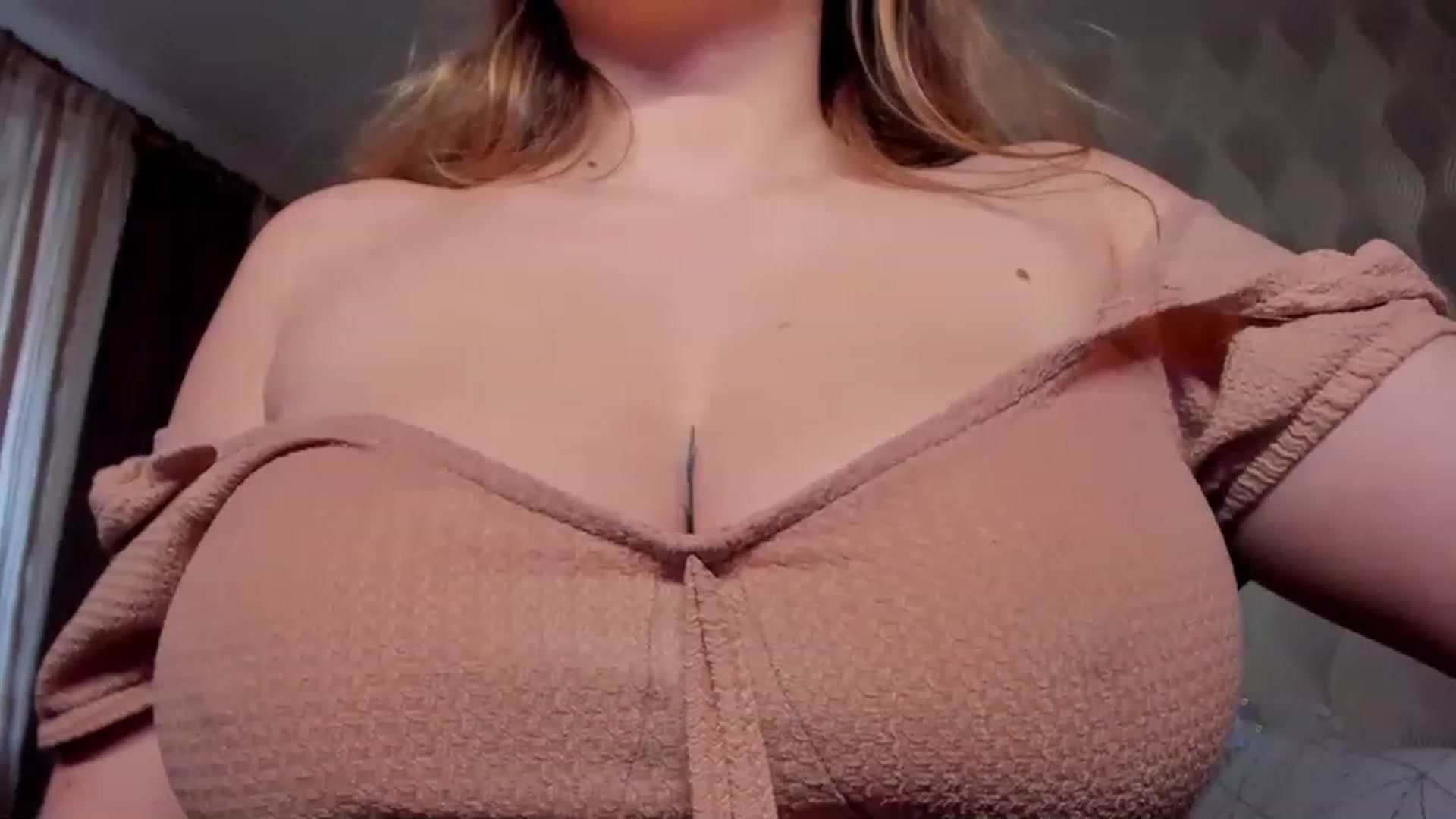 Gallery image thumbnail from YoursJulia's myfreecams stream on, 02/23/2023, 12:48 image 15 of 20