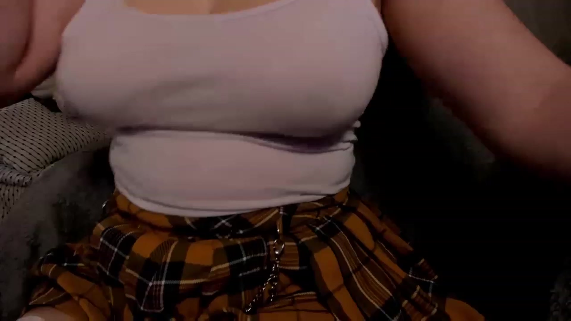 Gallery image thumbnail from YoursJulia's myfreecams stream on, 02/26/2023, 10:43 image 17 of 20