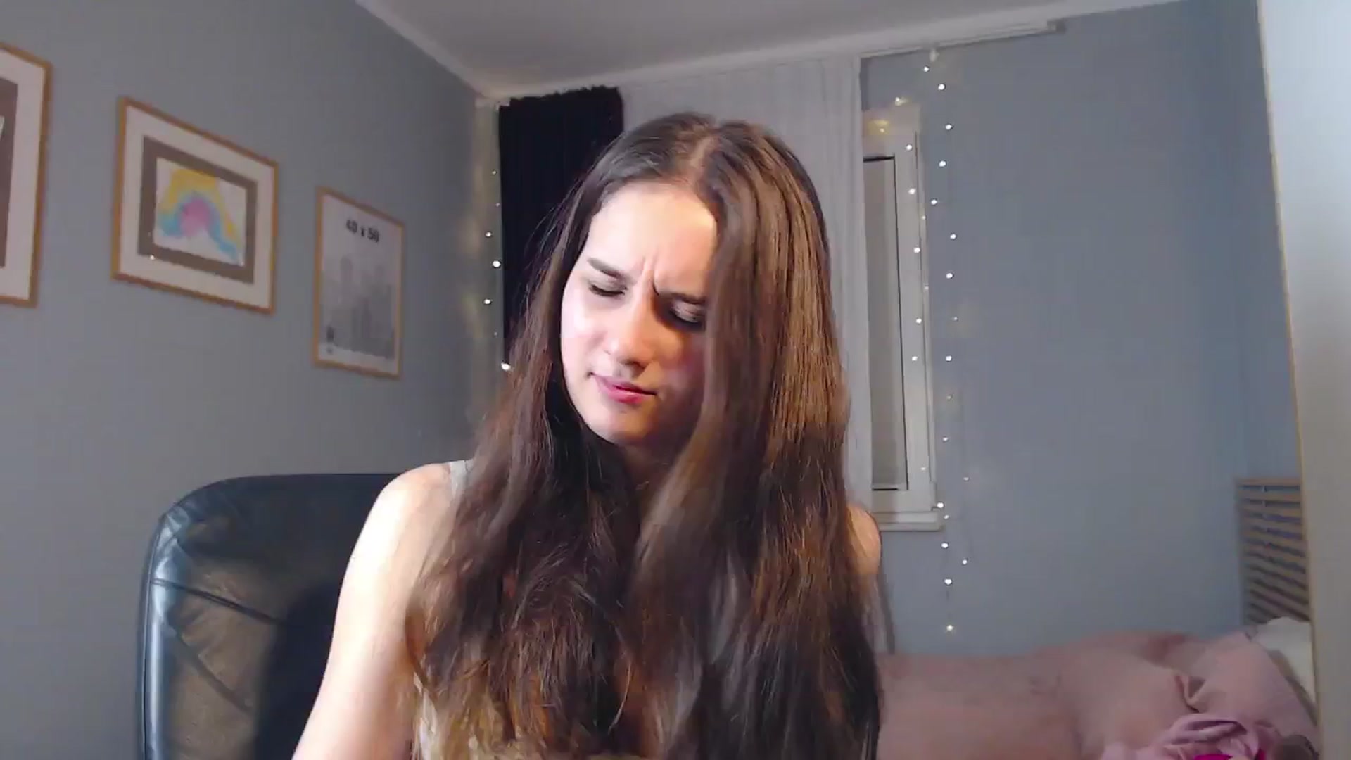 Gallery image thumbnail from YoursSofi's myfreecams stream on, 12/24/2025, 02:21 image 17 of 20