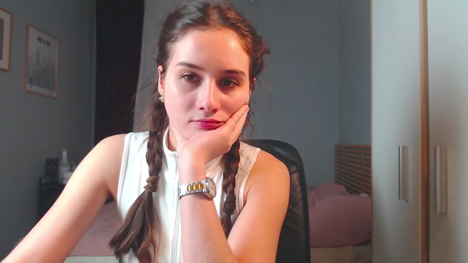 Gallery image thumbnail from YoursSofi's myfreecams stream on, 12/27/2025, 24:55 image 1 of 20