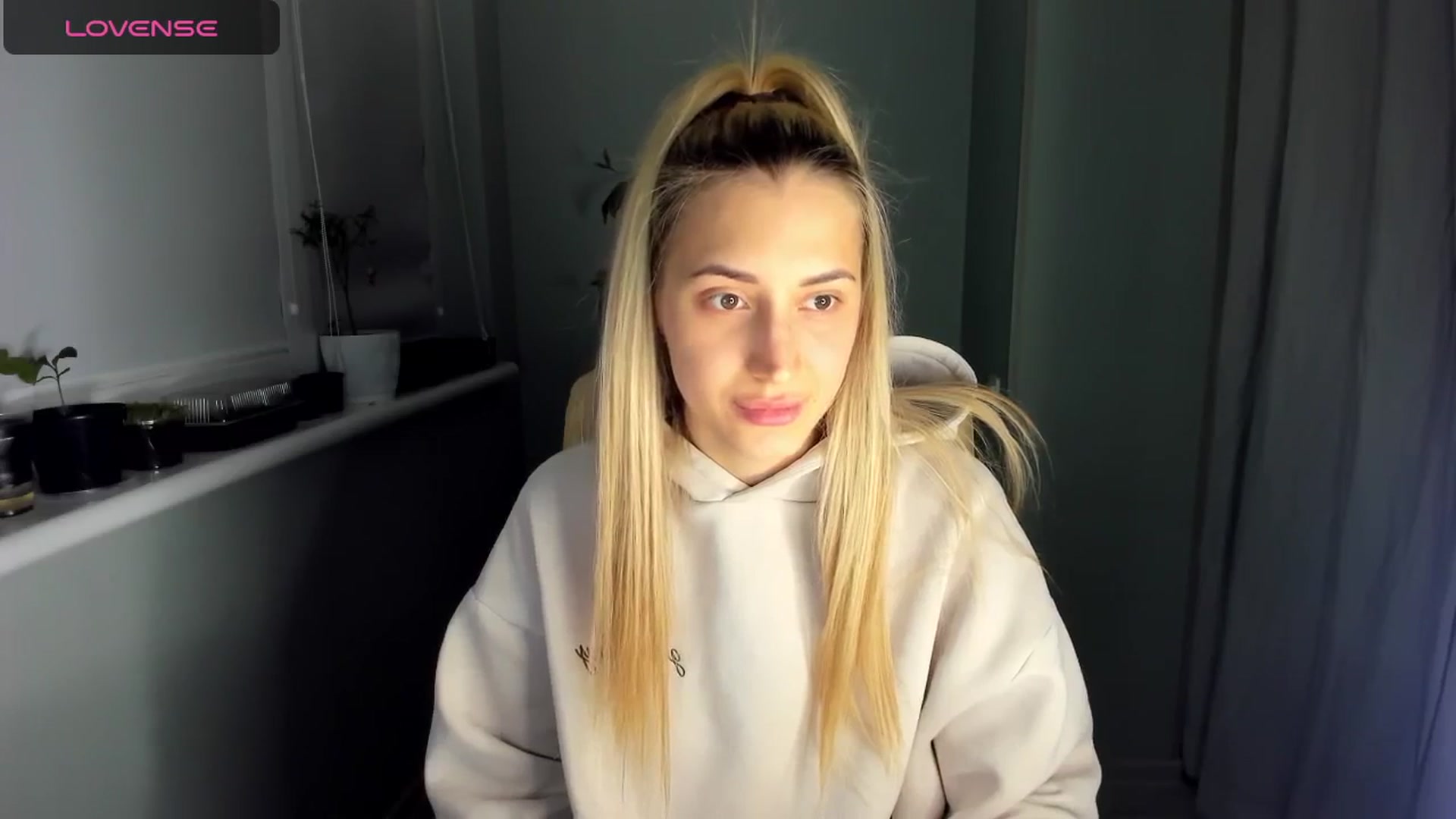 Gallery image thumbnail from Yours_Sonya's myfreecams stream on, 05/12/2024, 21:51 image 15 of 20