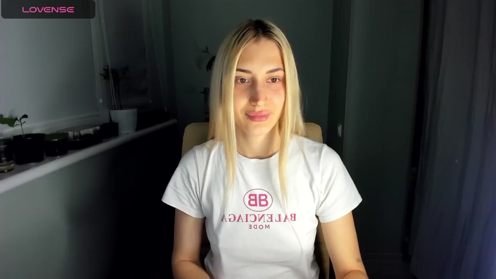 Gallery image thumbnail from Yours_Sonya's myfreecams stream on, 05/13/2024, 19:37 image 3 of 20