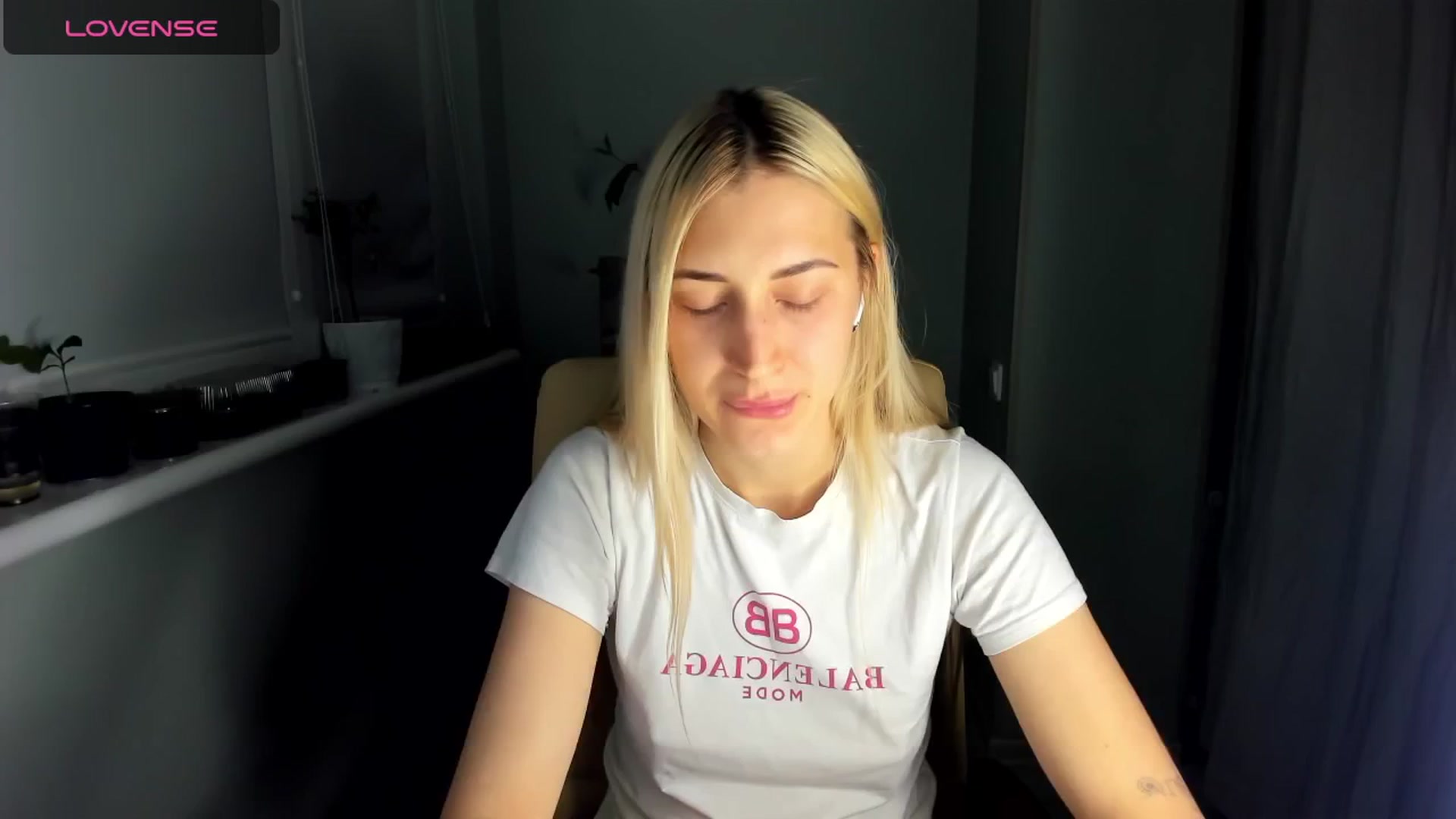 Gallery image thumbnail from Yours_Sonya's myfreecams stream on, 05/13/2024, 19:37 image 18 of 20