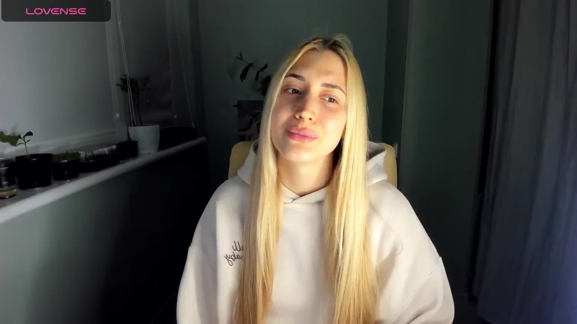 Gallery image thumbnail from Yours_Sonya's myfreecams stream on, 05/13/2024, 21:14 image 17 of 20