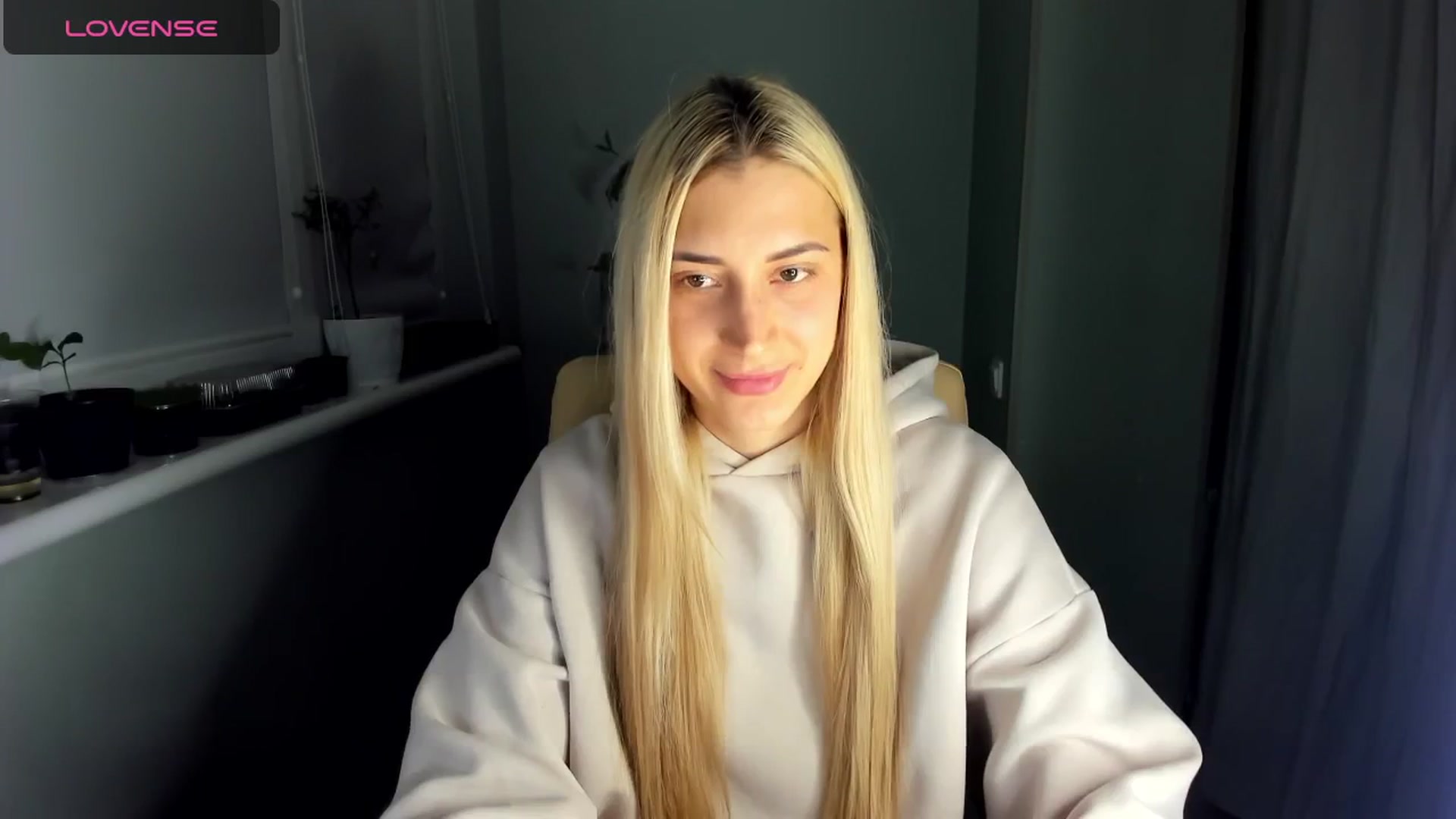 Gallery image thumbnail from Yours_Sonya's myfreecams stream on, 05/13/2024, 21:14 image 4 of 20