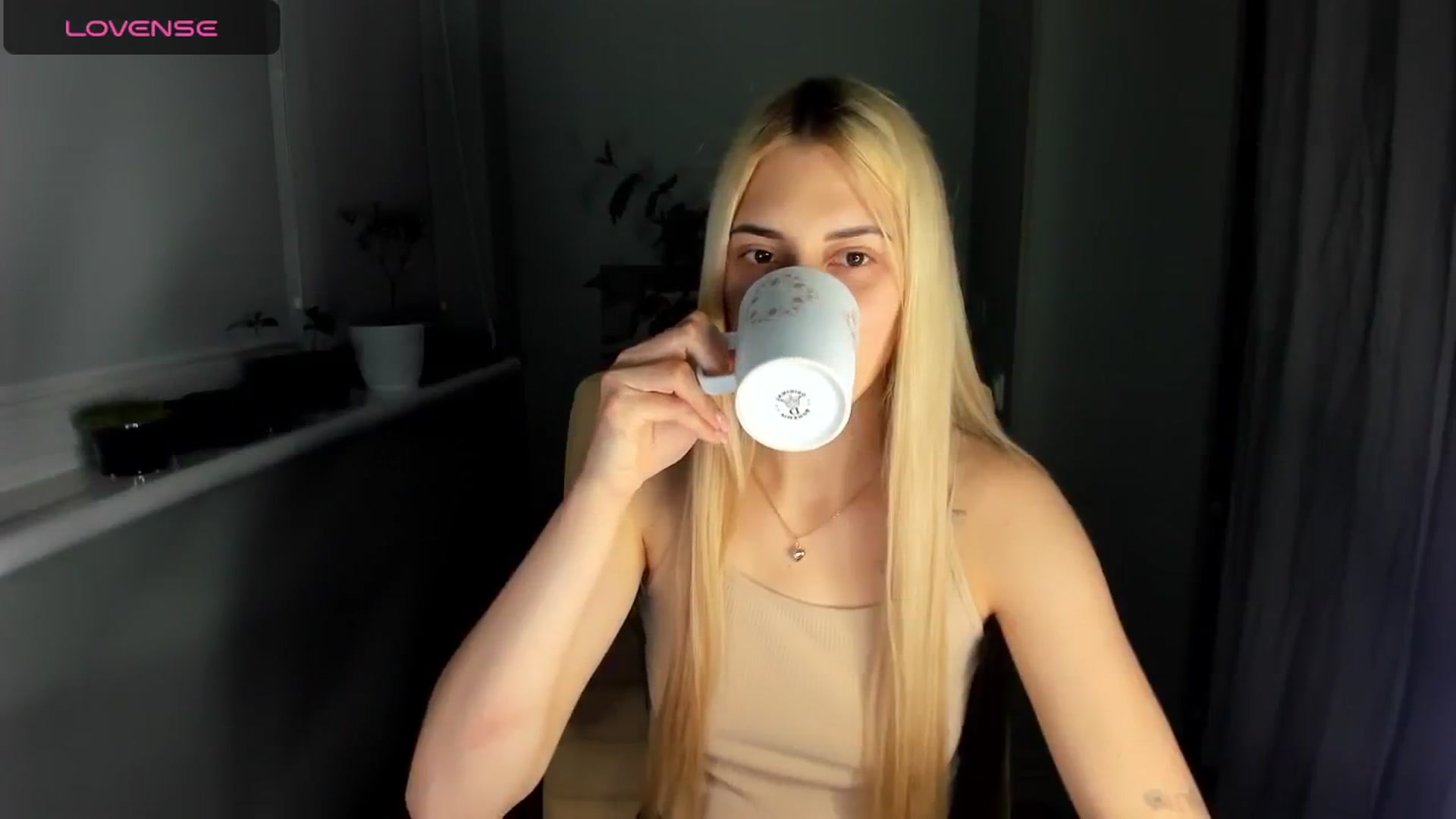 Gallery image thumbnail from Yours_Sonya's myfreecams stream on, 05/15/2024, 21:05 image 14 of 20
