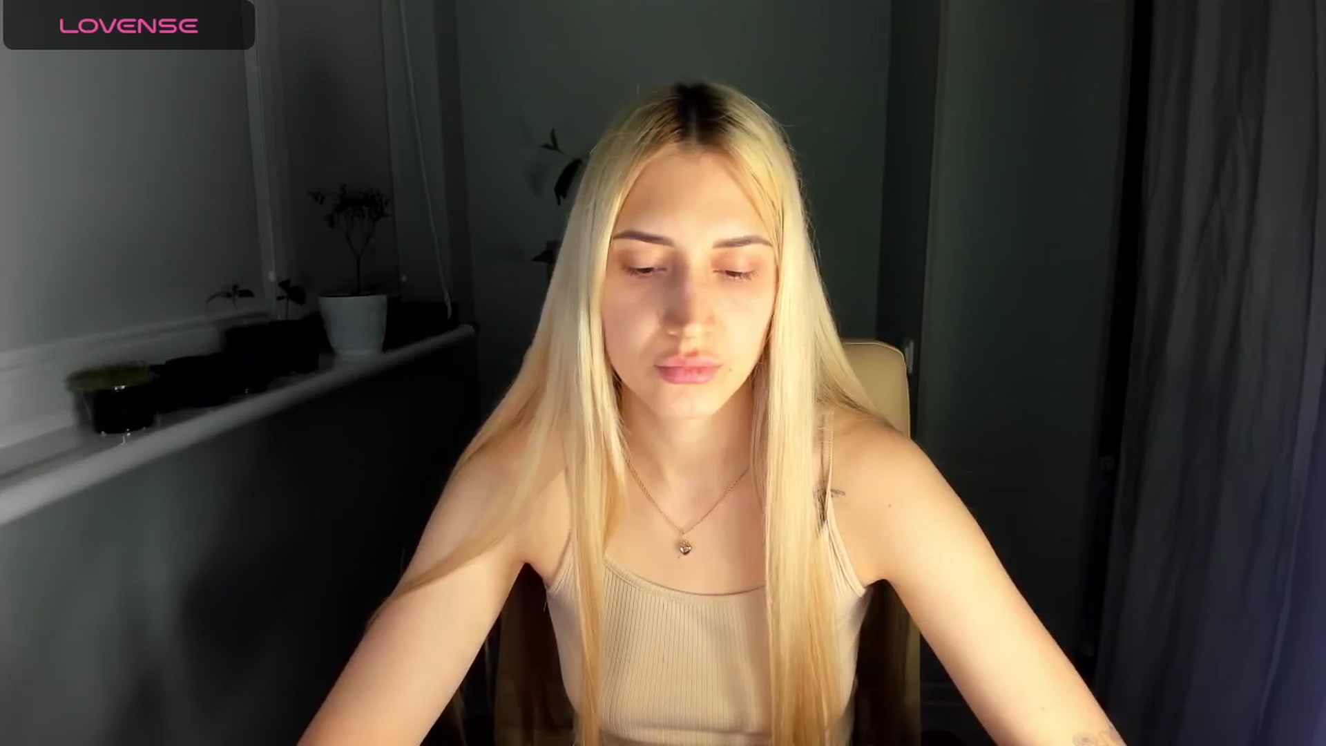 Gallery image thumbnail from Yours_Sonya's myfreecams stream on, 05/15/2024, 21:05 image 12 of 20
