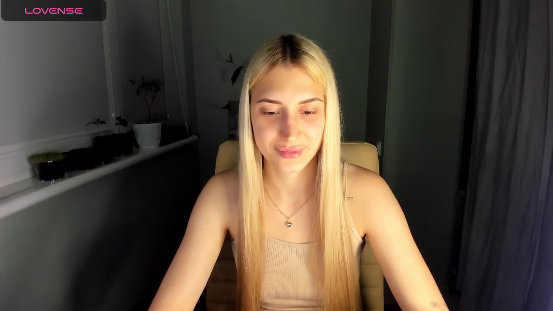 Gallery image thumbnail from Yours_Sonya's myfreecams stream on, 05/15/2024, 21:05 image 9 of 20