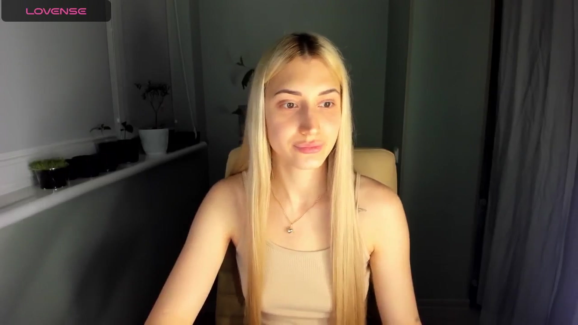 Gallery image thumbnail from Yours_Sonya's myfreecams stream on, 05/15/2024, 21:05 image 4 of 20