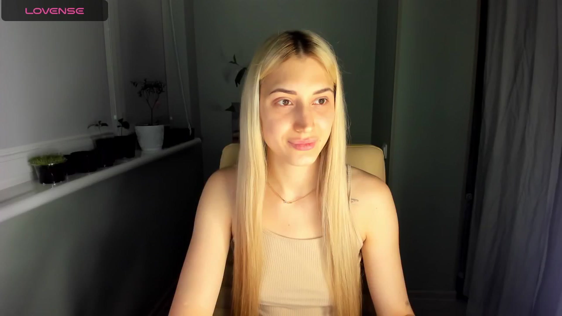 Gallery image thumbnail from Yours_Sonya's myfreecams stream on, 05/15/2024, 21:05 image 1 of 20