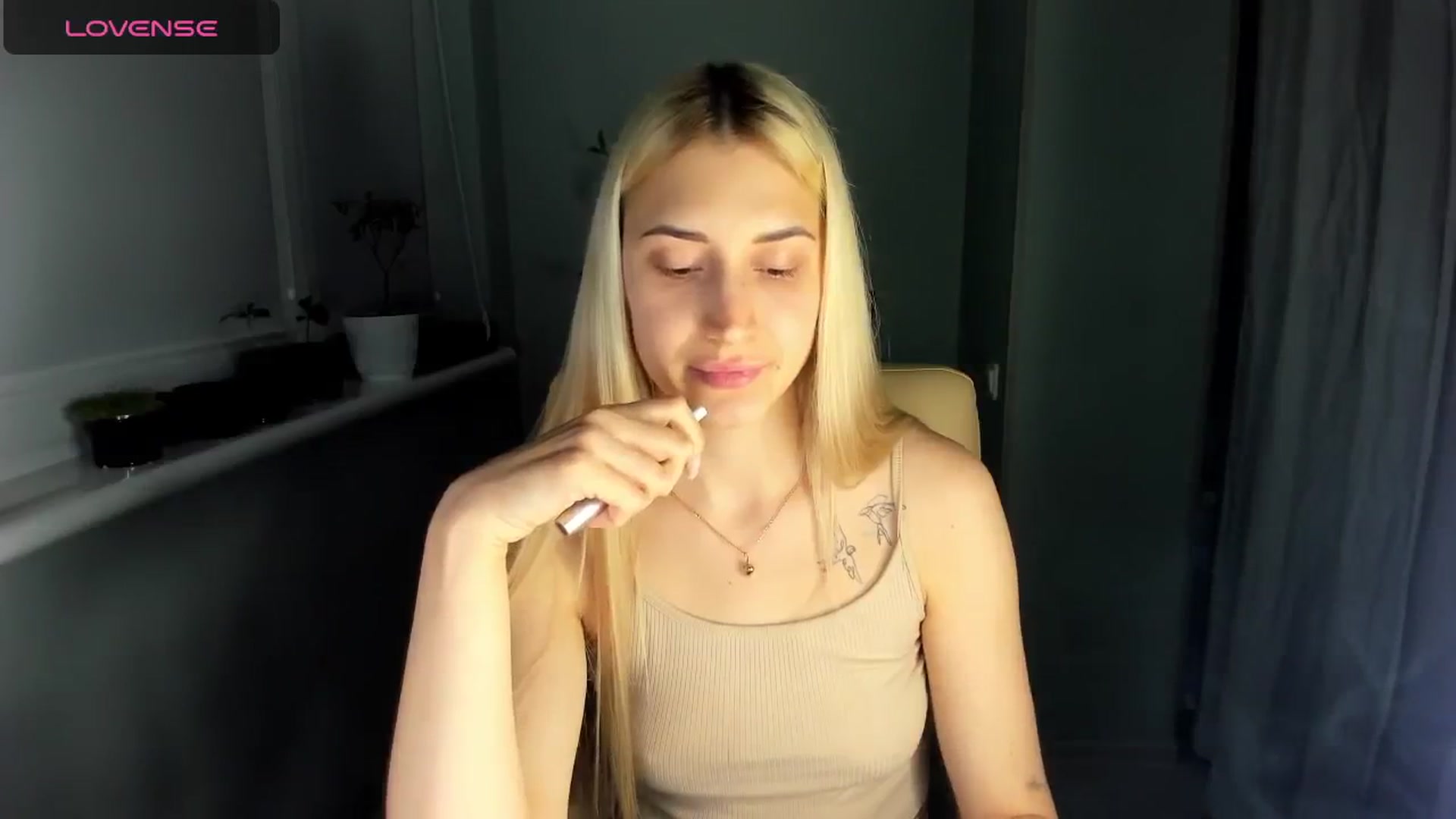 Gallery image thumbnail from Yours_Sonya's myfreecams stream on, 05/15/2024, 21:05 image 16 of 20