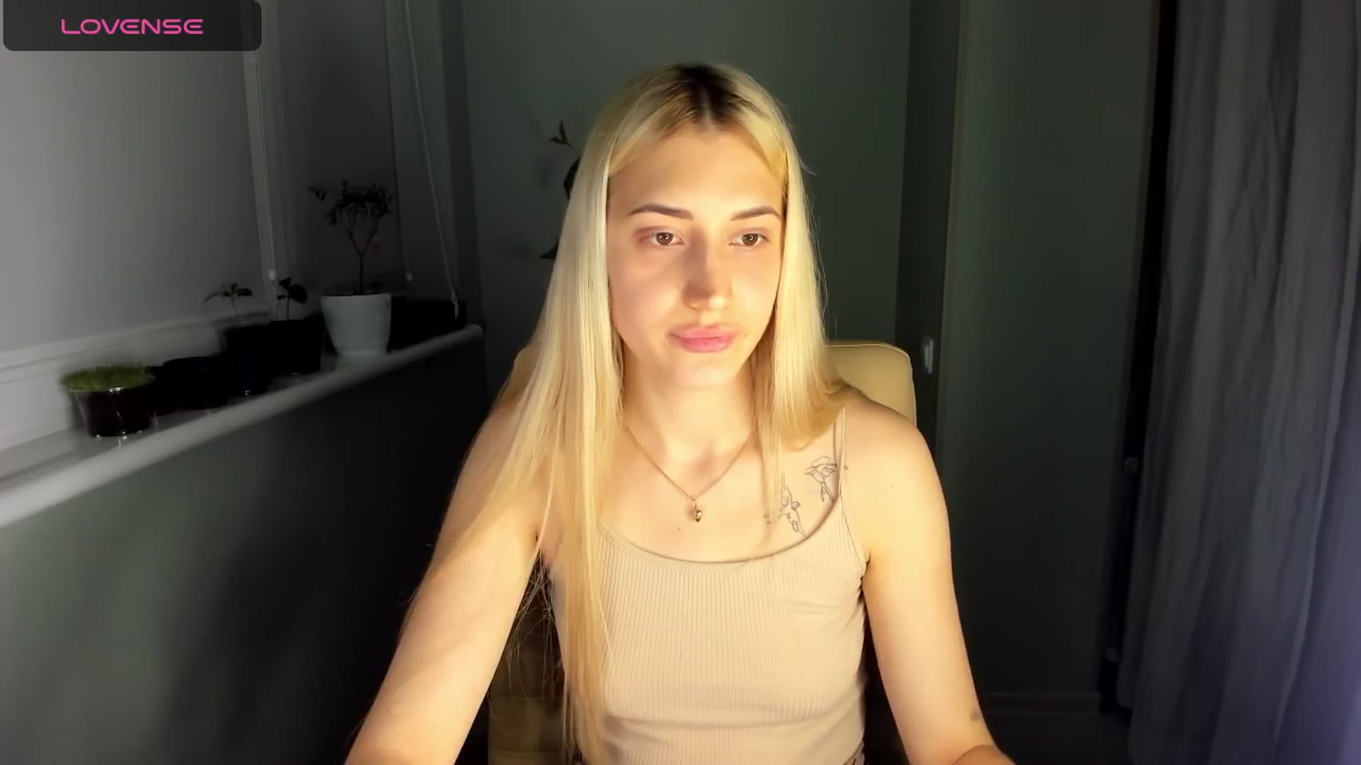 Gallery image thumbnail from Yours_Sonya's myfreecams stream on, 05/15/2024, 21:05 image 17 of 20