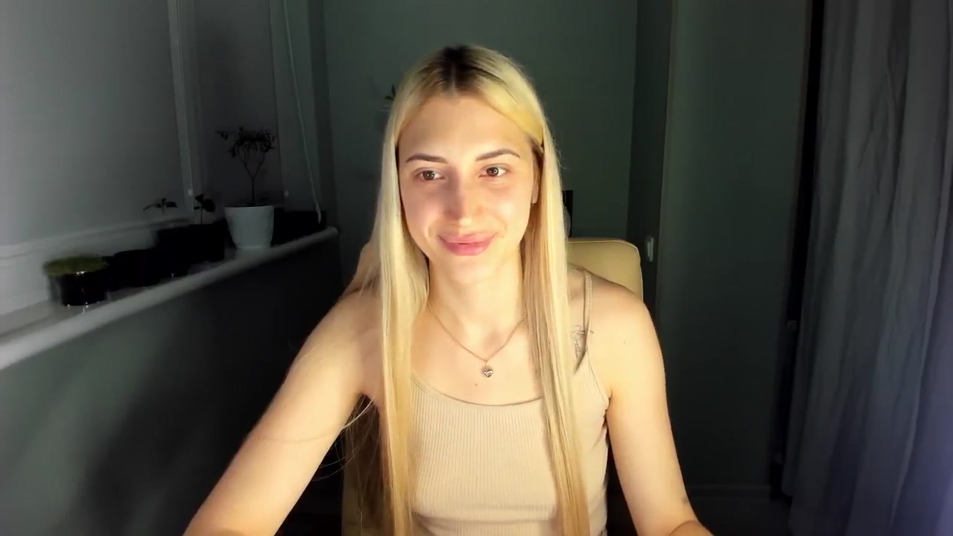 Gallery image thumbnail from Yours_Sonya's myfreecams stream on, 05/15/2024, 21:05 image 20 of 20