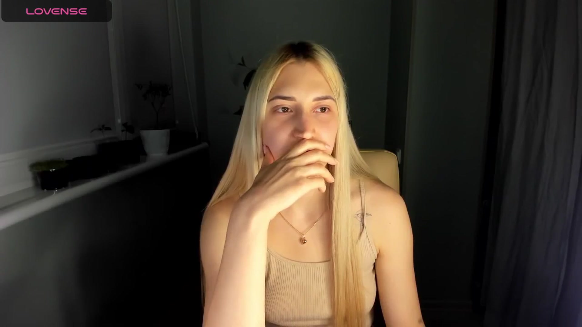 Gallery image thumbnail from Yours_Sonya's myfreecams stream on, 05/15/2024, 21:05 image 11 of 20