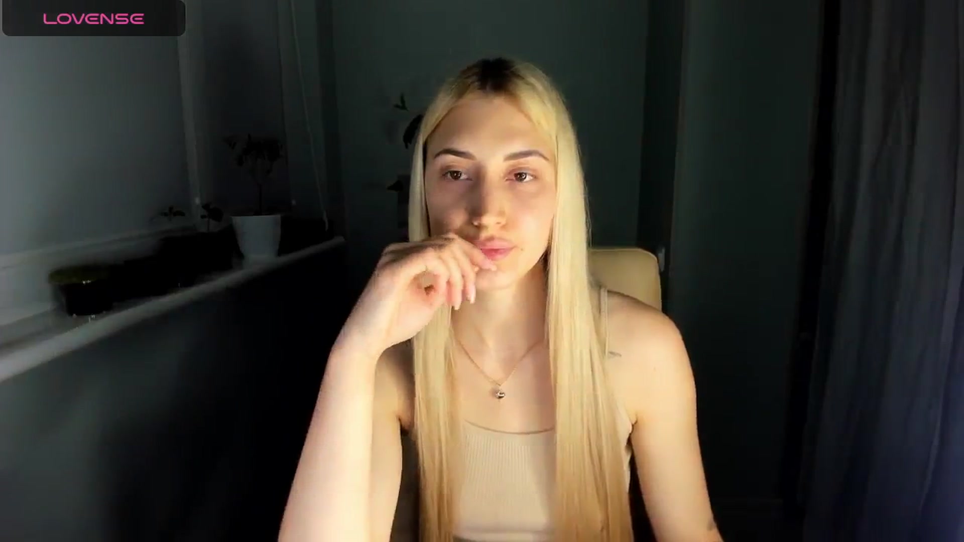 Gallery image thumbnail from Yours_Sonya's myfreecams stream on, 05/15/2024, 21:05 image 8 of 20
