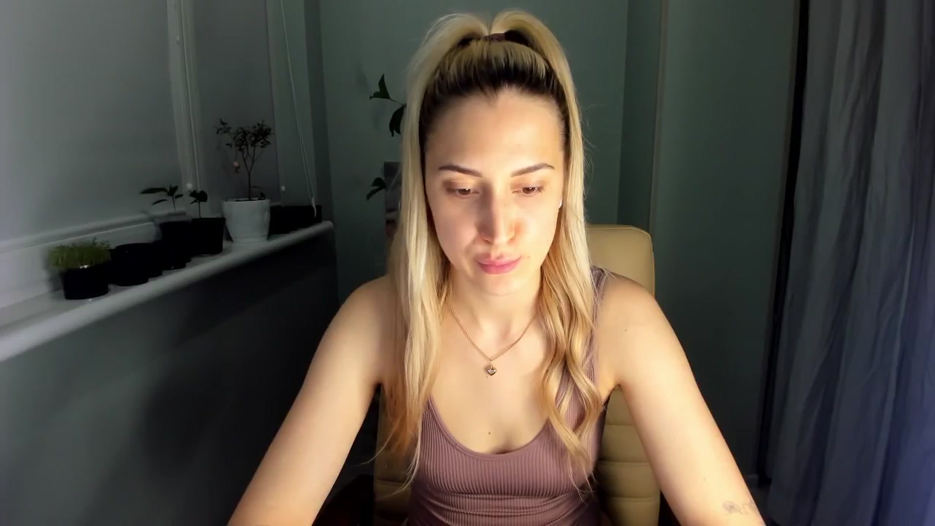 Gallery image thumbnail from Yours_Sonya's myfreecams stream on, 05/22/2024, 21:36 image 2 of 20