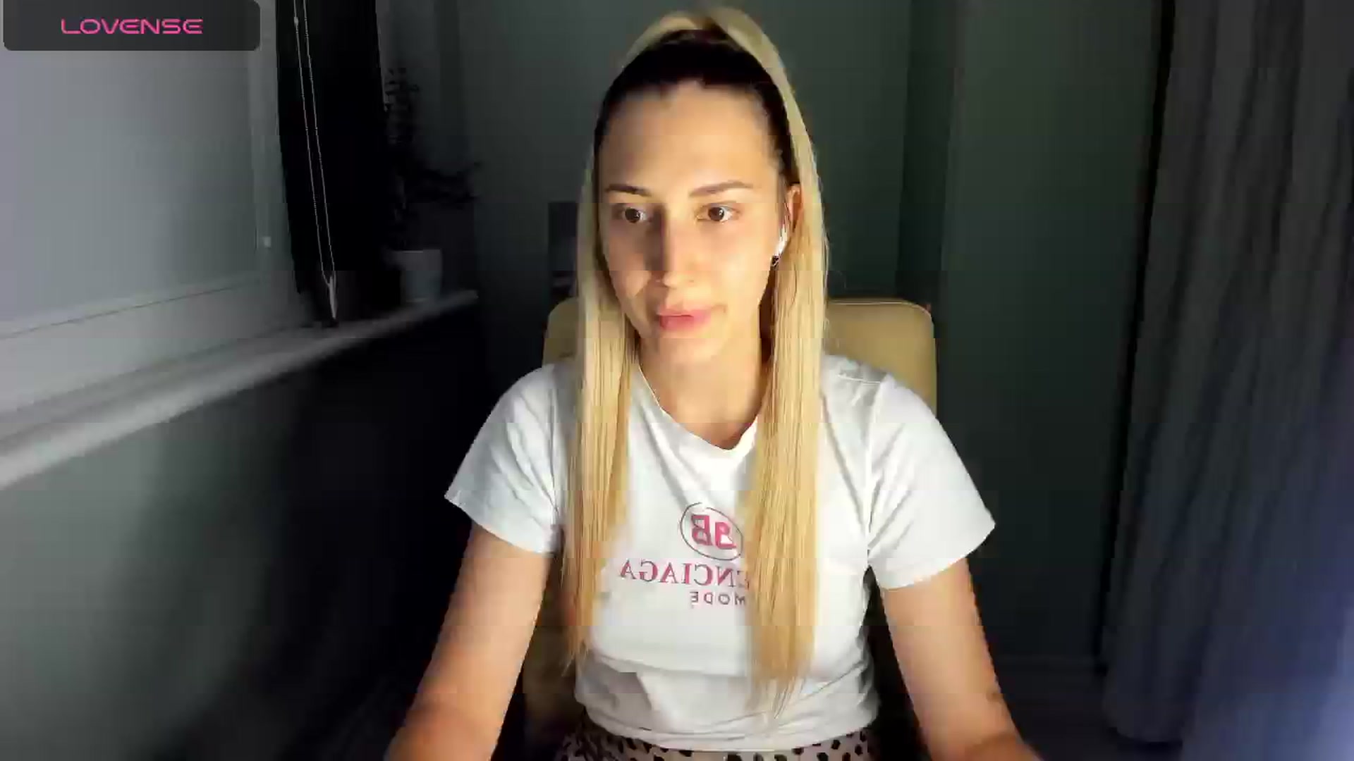 Gallery image thumbnail from Yours_Sonya's myfreecams stream on, 08/05/2024, 17:48 image 15 of 20