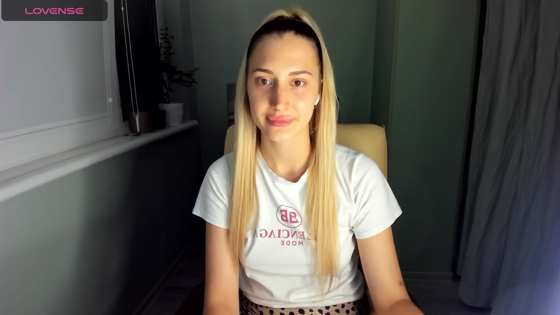 Gallery image thumbnail from Yours_Sonya's myfreecams stream on, 08/05/2024, 17:48 image 12 of 20