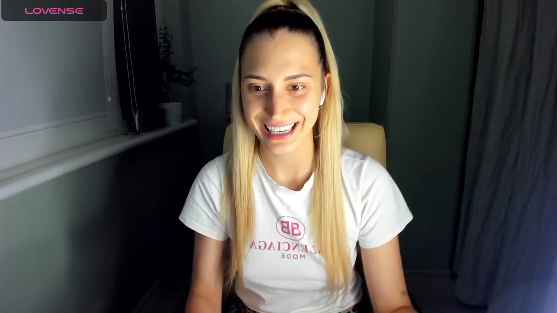 Gallery image thumbnail from Yours_Sonya's myfreecams stream on, 08/05/2024, 17:48 image 17 of 20