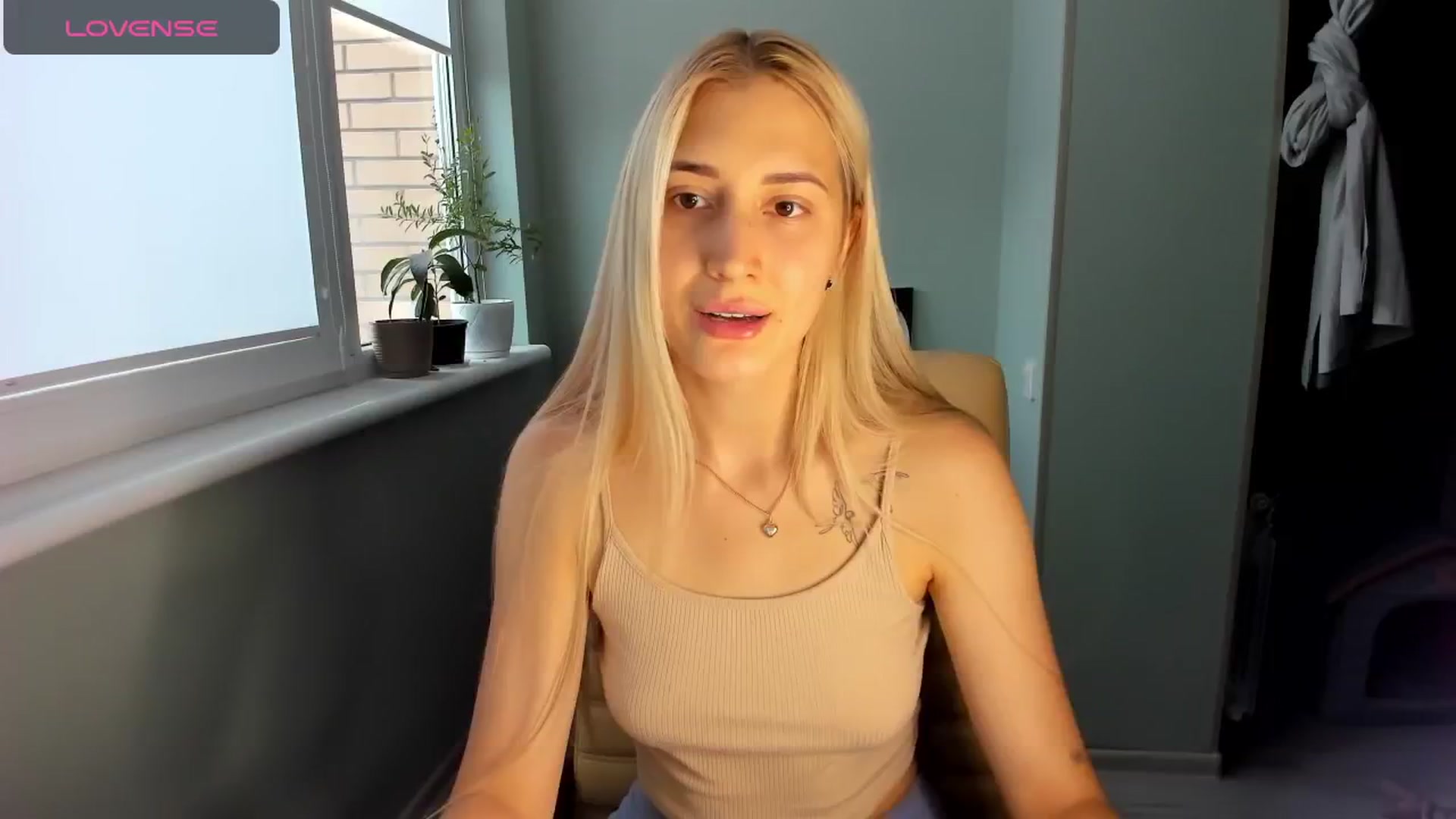 Gallery image thumbnail from Yours_Sonya's myfreecams stream on, 08/23/2024, 11:20 image 5 of 20