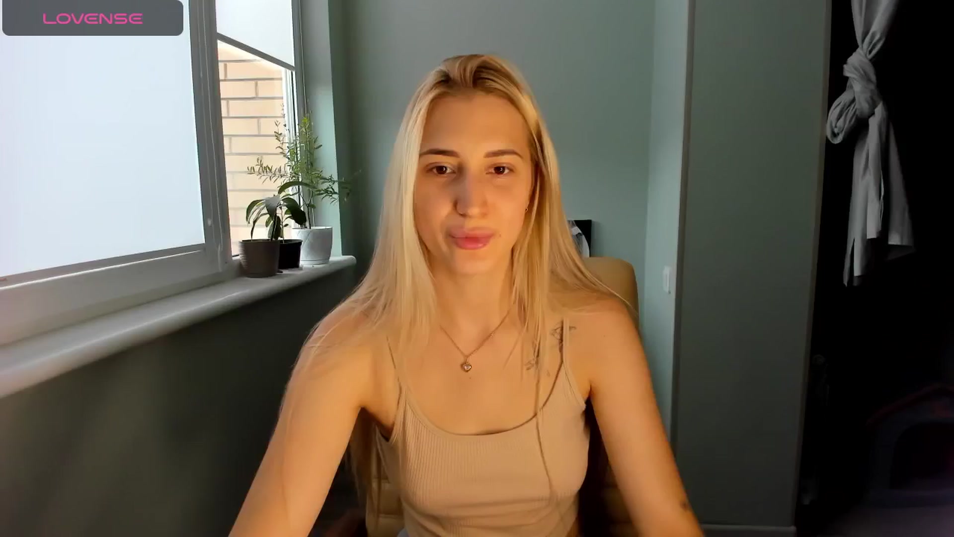 Gallery image thumbnail from Yours_Sonya's myfreecams stream on, 08/23/2024, 11:20 image 19 of 20