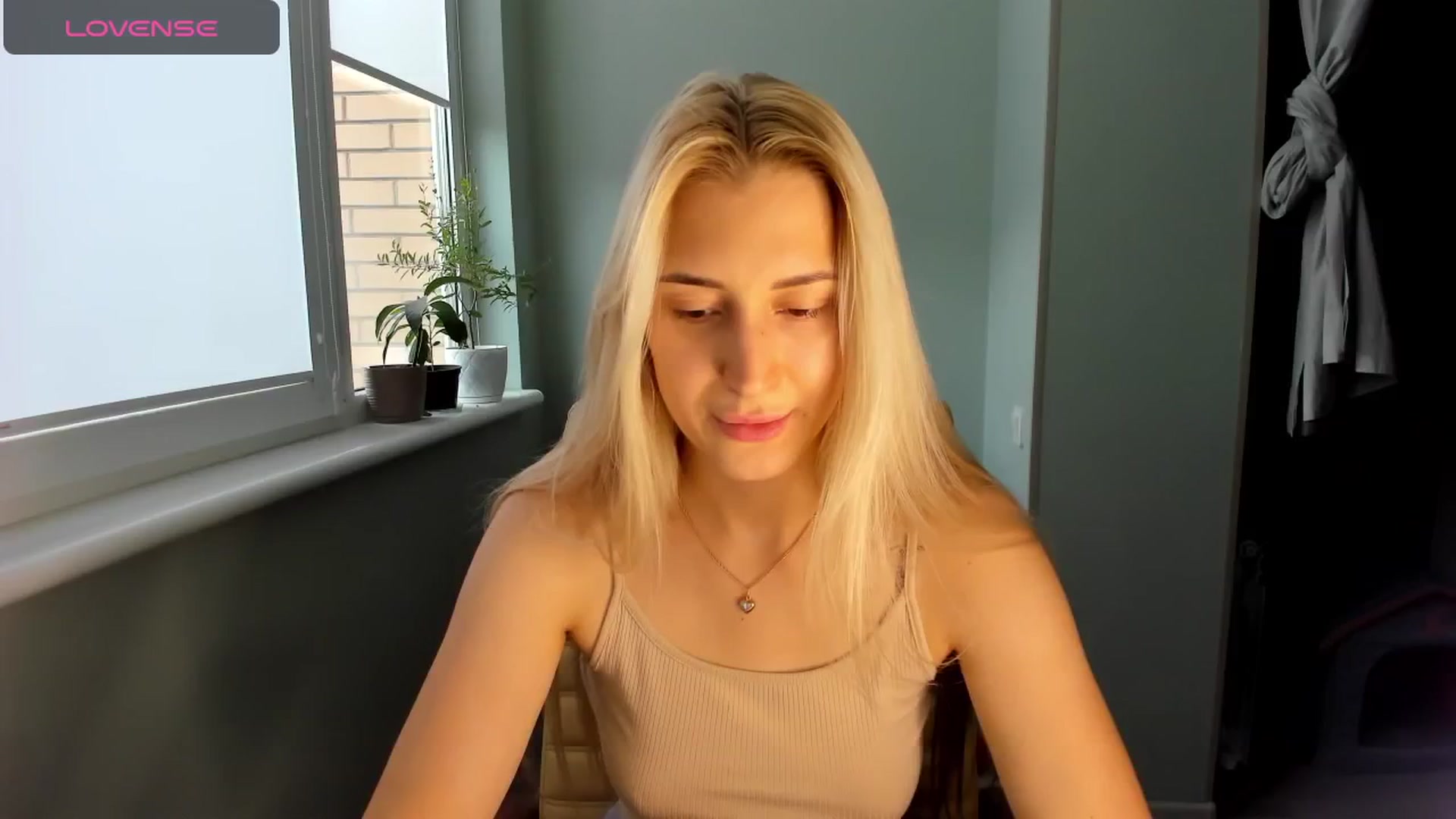 Gallery image thumbnail from Yours_Sonya's myfreecams stream on, 08/23/2024, 11:20 image 15 of 20