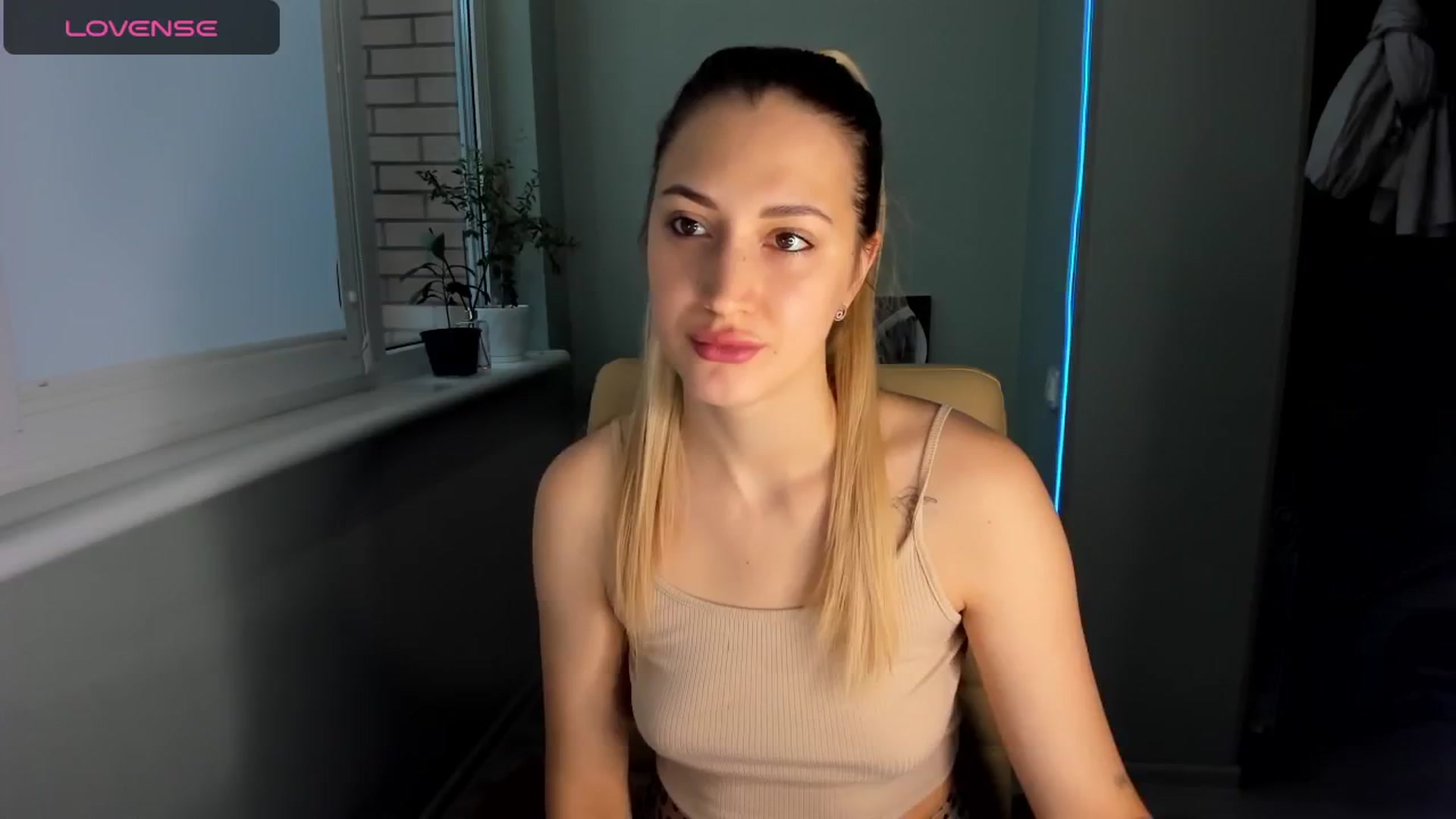 Gallery image thumbnail from Yours_Sonya's myfreecams stream on, 11/15/2024, 12:42 image 5 of 20