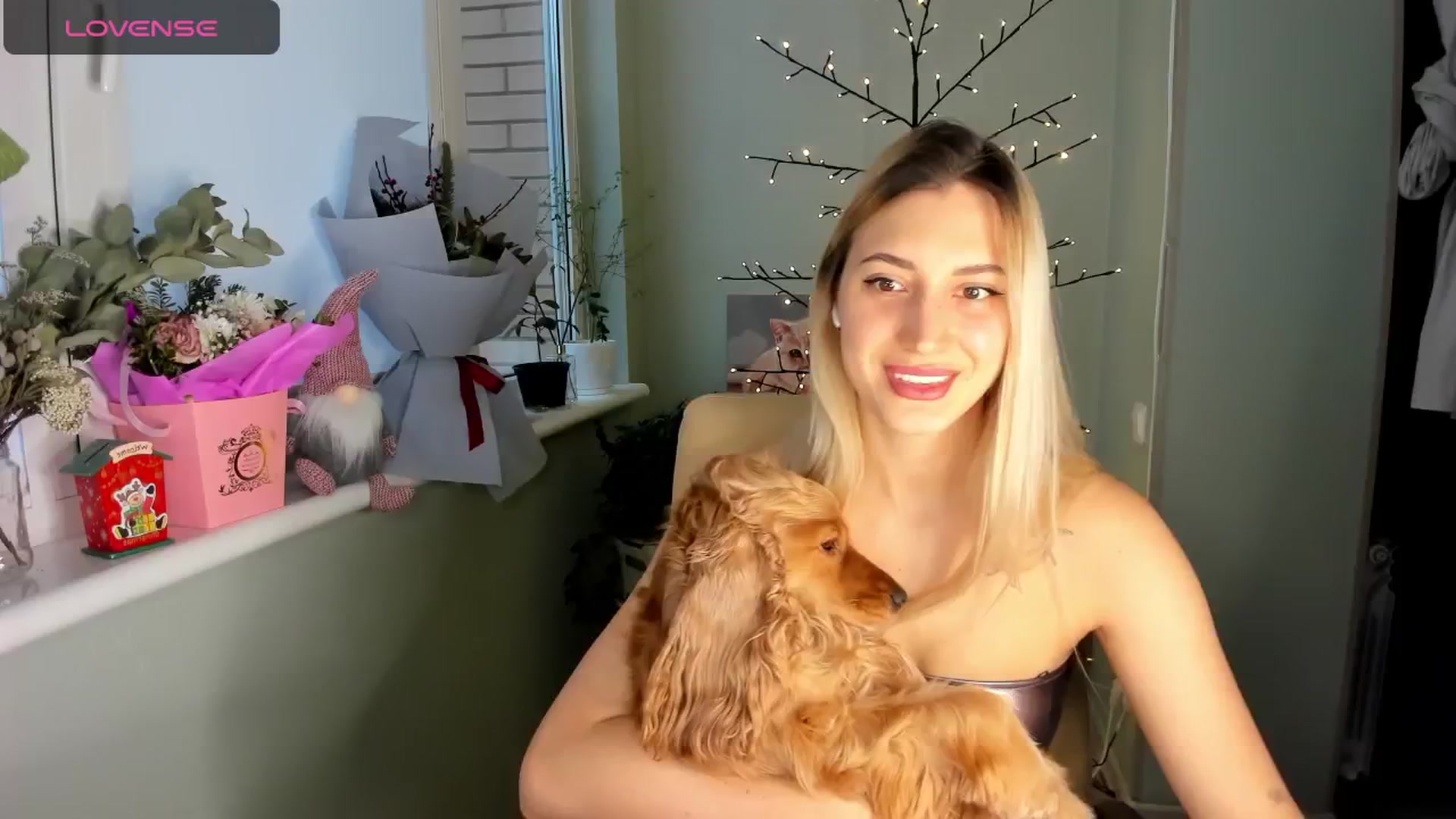 Gallery image thumbnail from Yours_Sonya's myfreecams stream on, 12/25/2024, 12:05 image 17 of 20