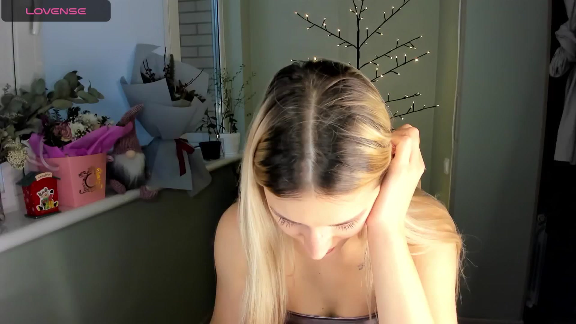 Gallery image thumbnail from Yours_Sonya's myfreecams stream on, 12/25/2024, 12:44 image 19 of 20