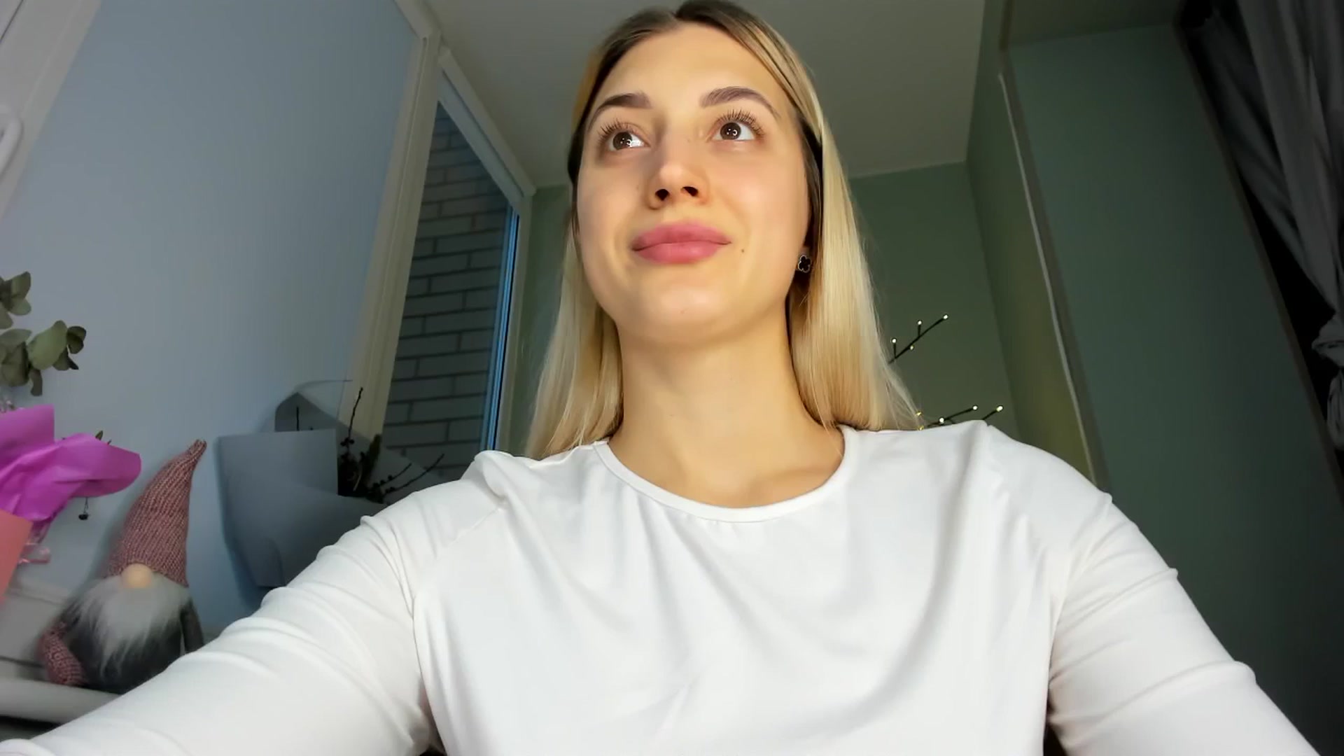 Gallery image thumbnail from Yours_Sonya's myfreecams stream on, 12/27/2024, 13:52 image 13 of 20