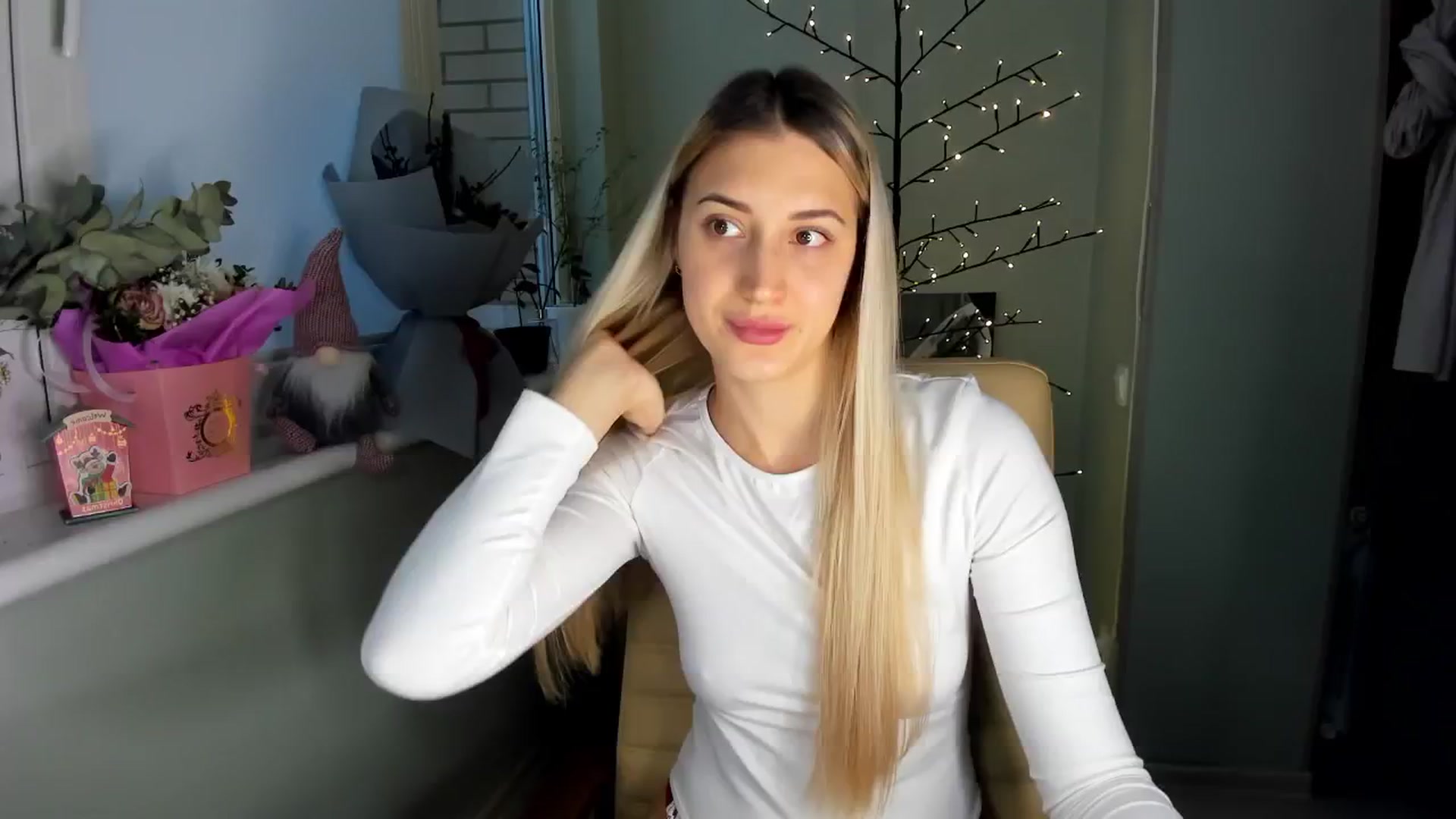 Gallery image thumbnail from Yours_Sonya's myfreecams stream on, 12/27/2024, 13:52 image 7 of 20