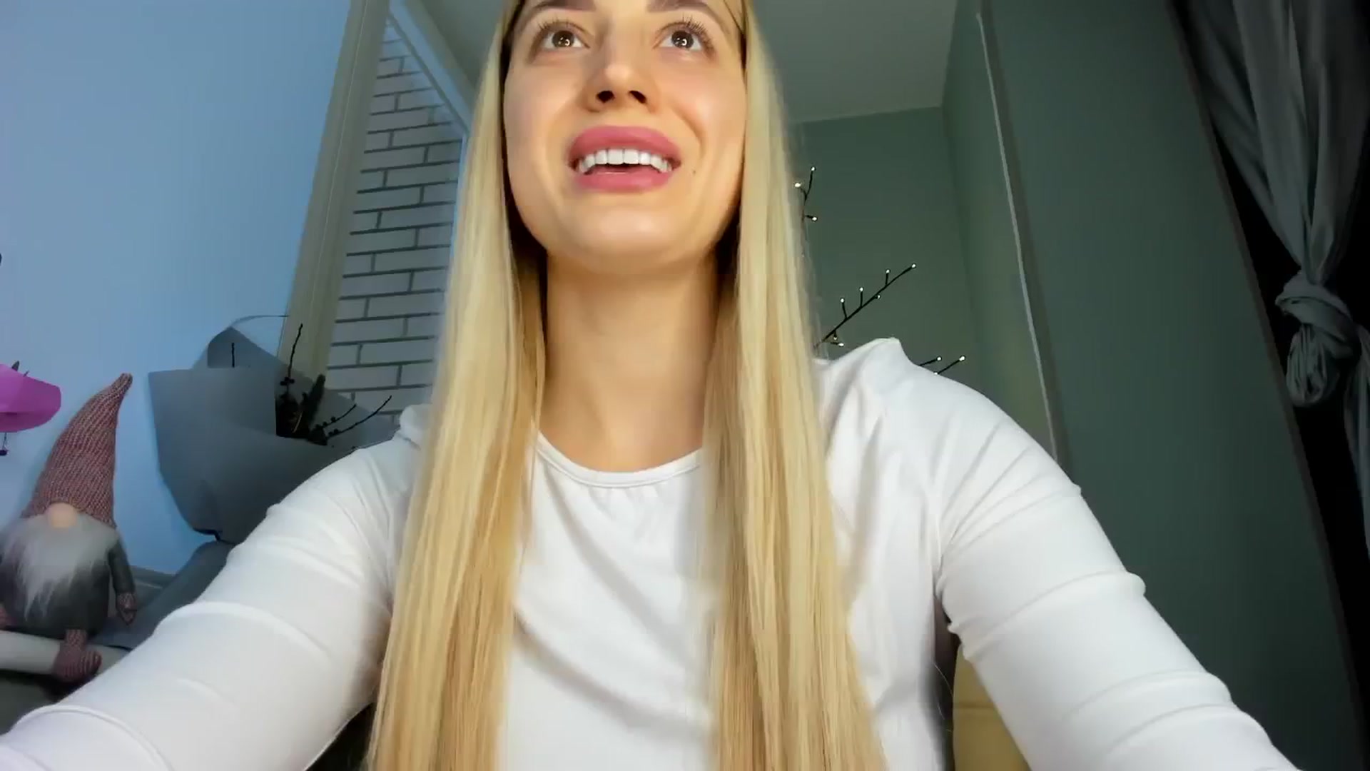 Gallery image thumbnail from Yours_Sonya's myfreecams stream on, 12/27/2024, 13:52 image 1 of 20