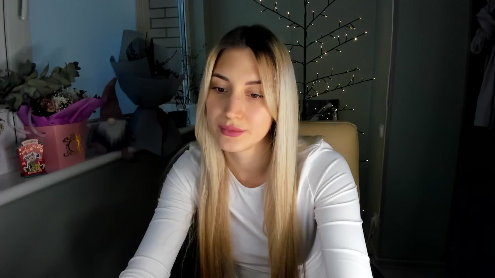 Gallery image thumbnail from Yours_Sonya's myfreecams stream on, 12/27/2024, 13:52 image 4 of 20