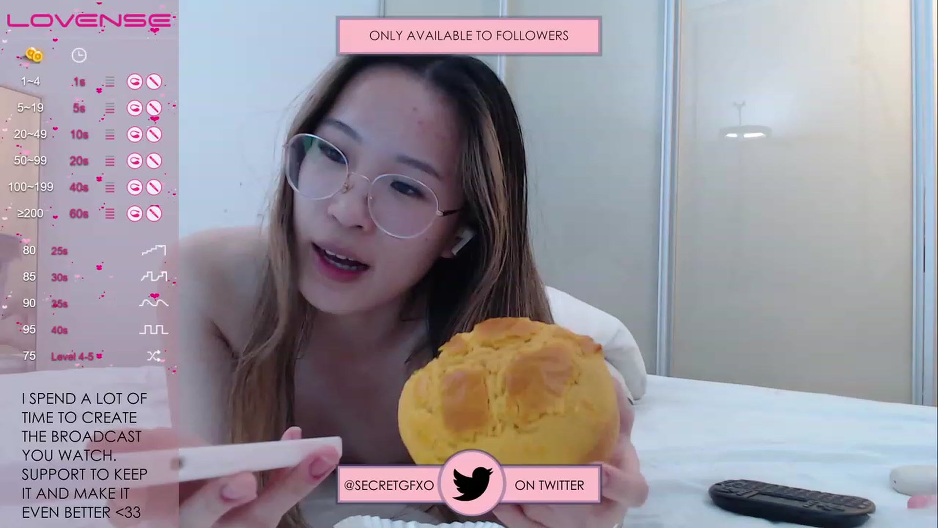 Gallery image thumbnail from Yoursecretgf's myfreecams stream on, 02/28/2023, 13:04 image 14 of 20