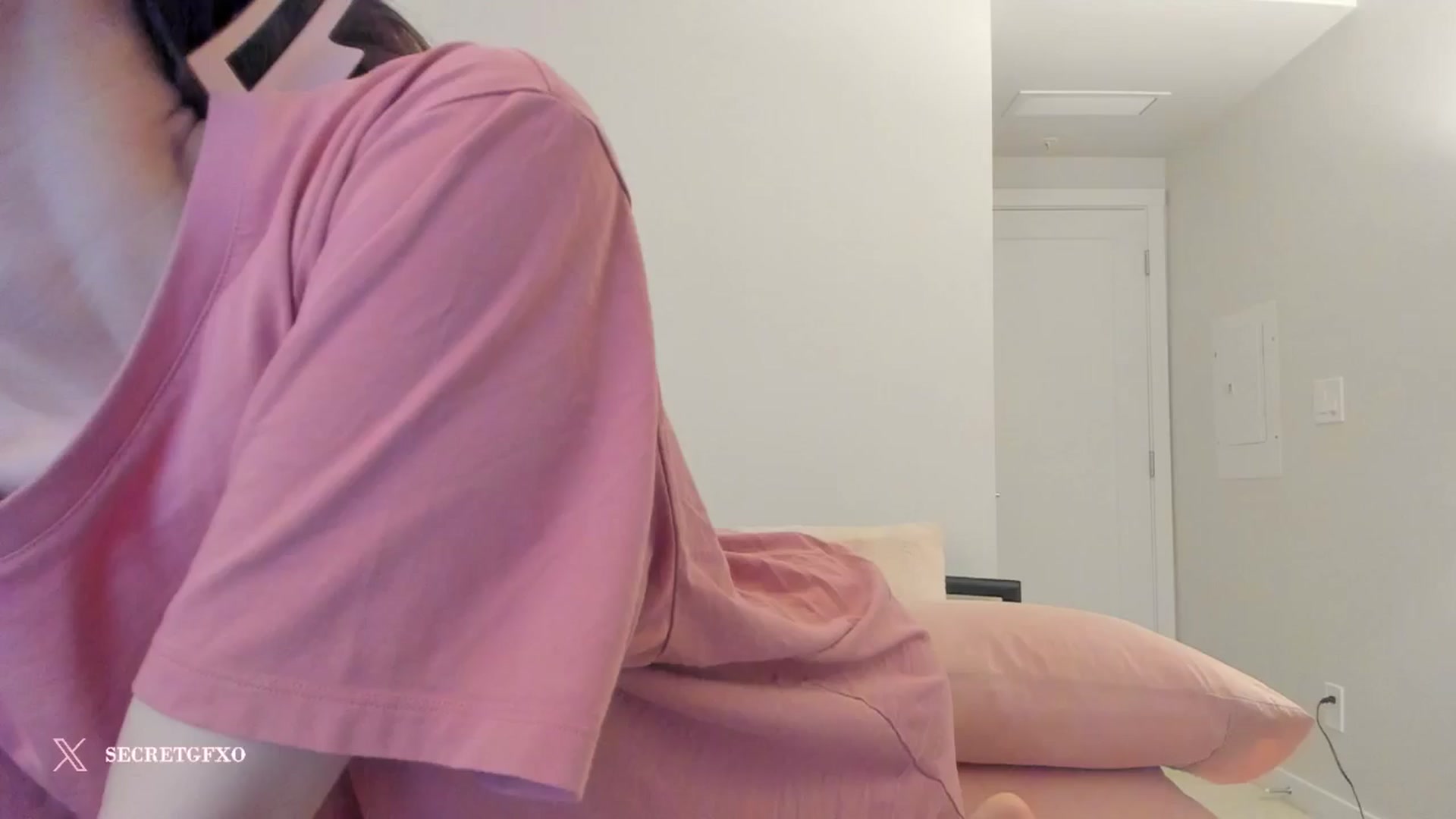 Gallery image thumbnail from Yoursecretgf's myfreecams stream on, 09/28/2024, 11:48 image 6 of 20