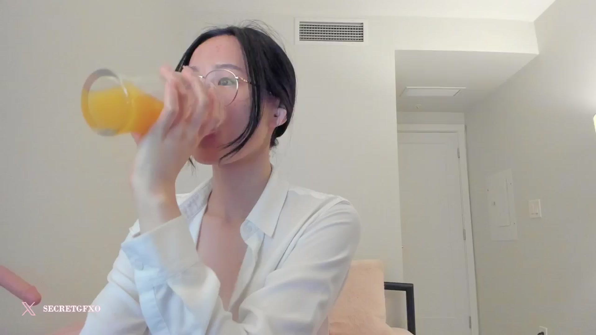 Gallery image thumbnail from Yoursecretgf's myfreecams stream on, 09/28/2024, 12:52 image 19 of 20