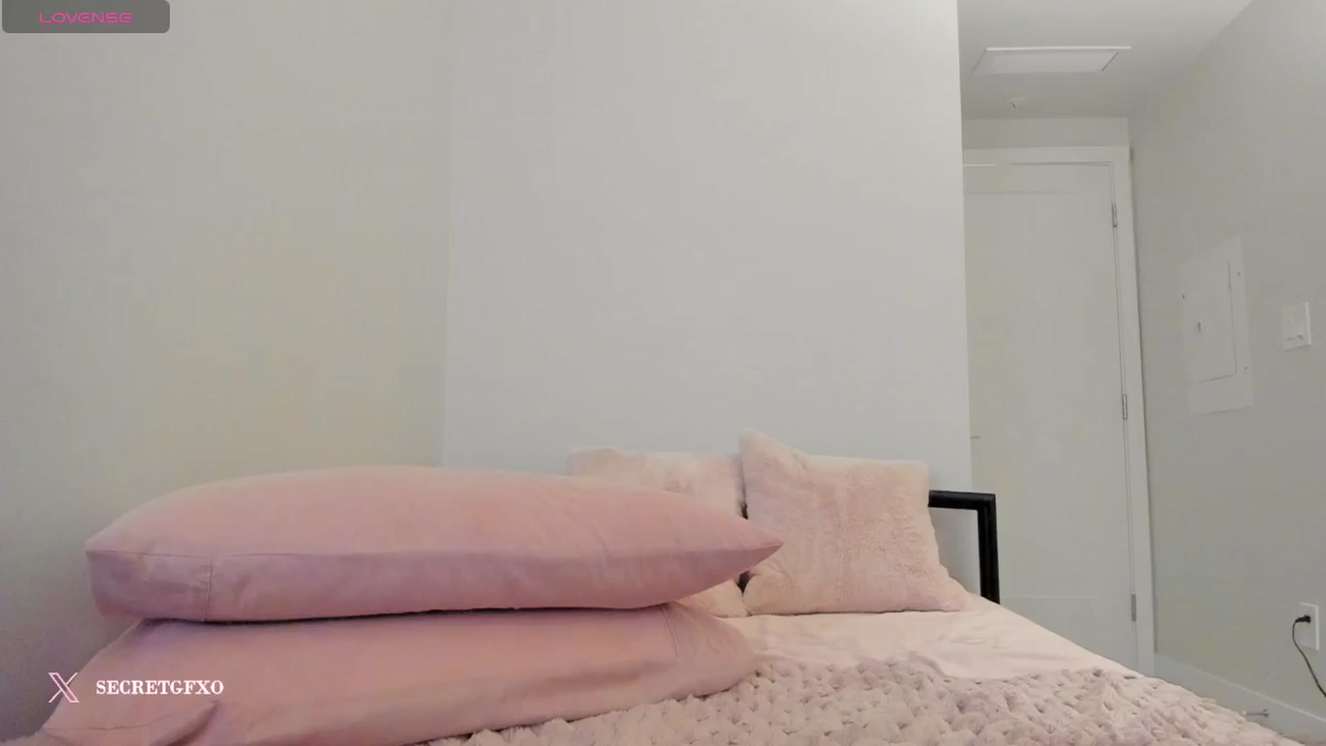 Gallery image thumbnail from Yoursecretgf's myfreecams stream on, 10/08/2024, 10:47 image 10 of 20