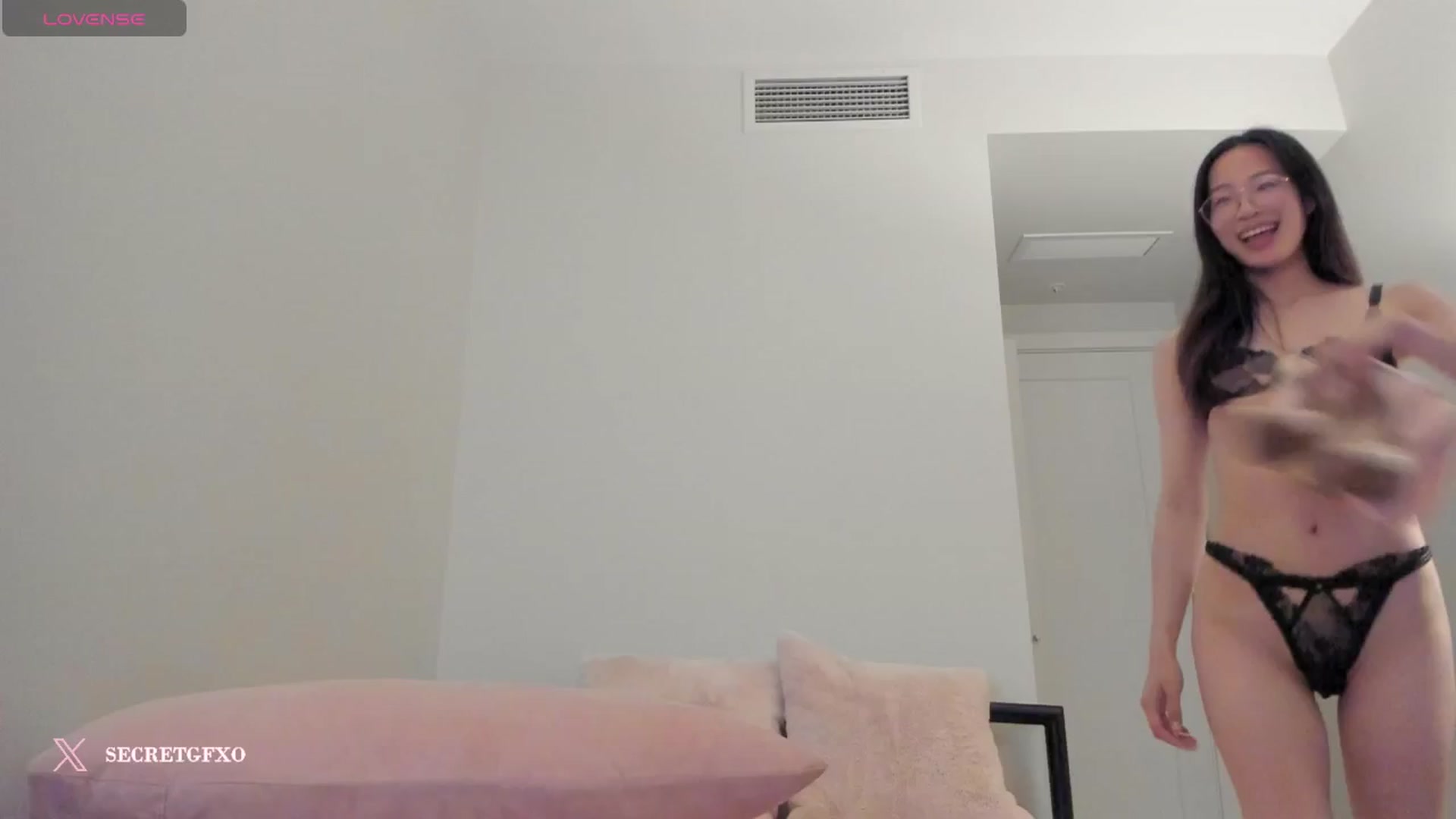 Gallery image thumbnail from Yoursecretgf's myfreecams stream on, 10/08/2024, 10:47 image 15 of 20