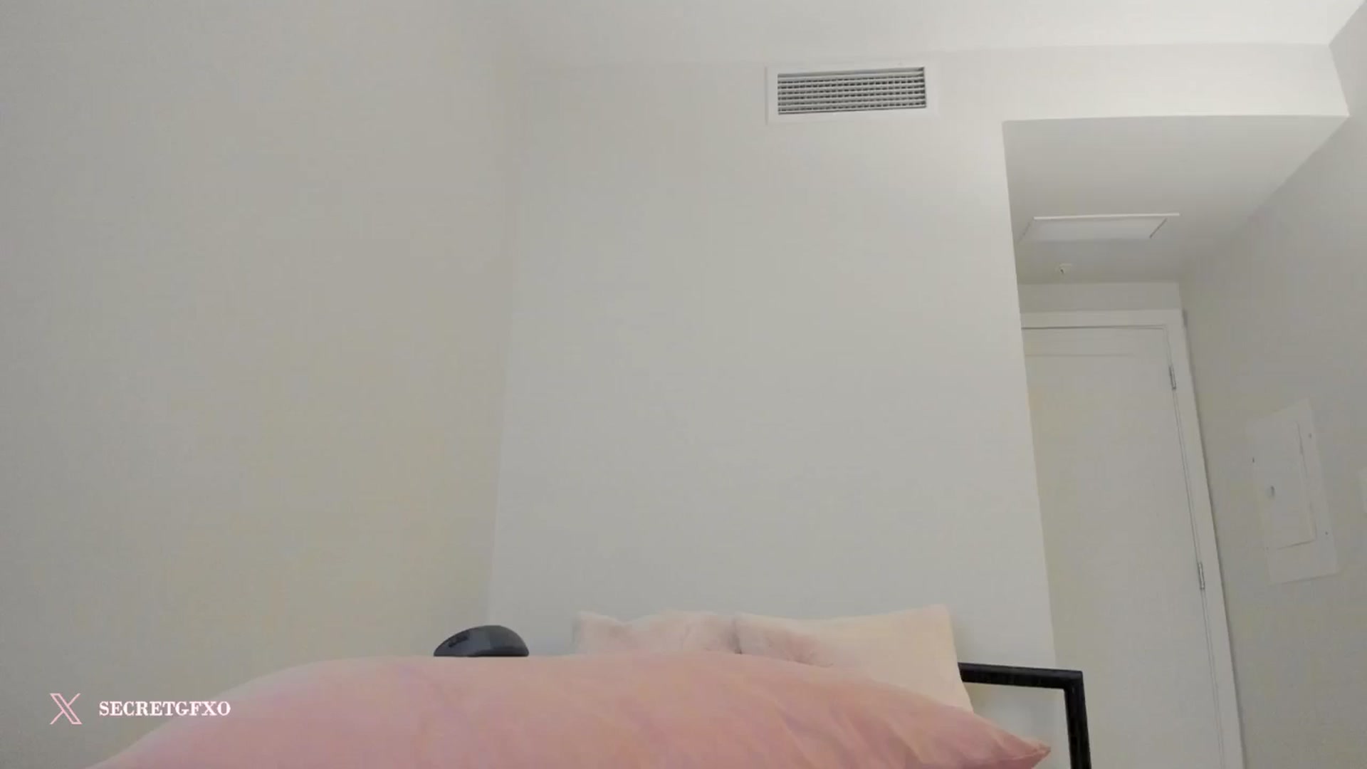 Gallery image thumbnail from Yoursecretgf's myfreecams stream on, 10/16/2024, 08:15 image 15 of 20