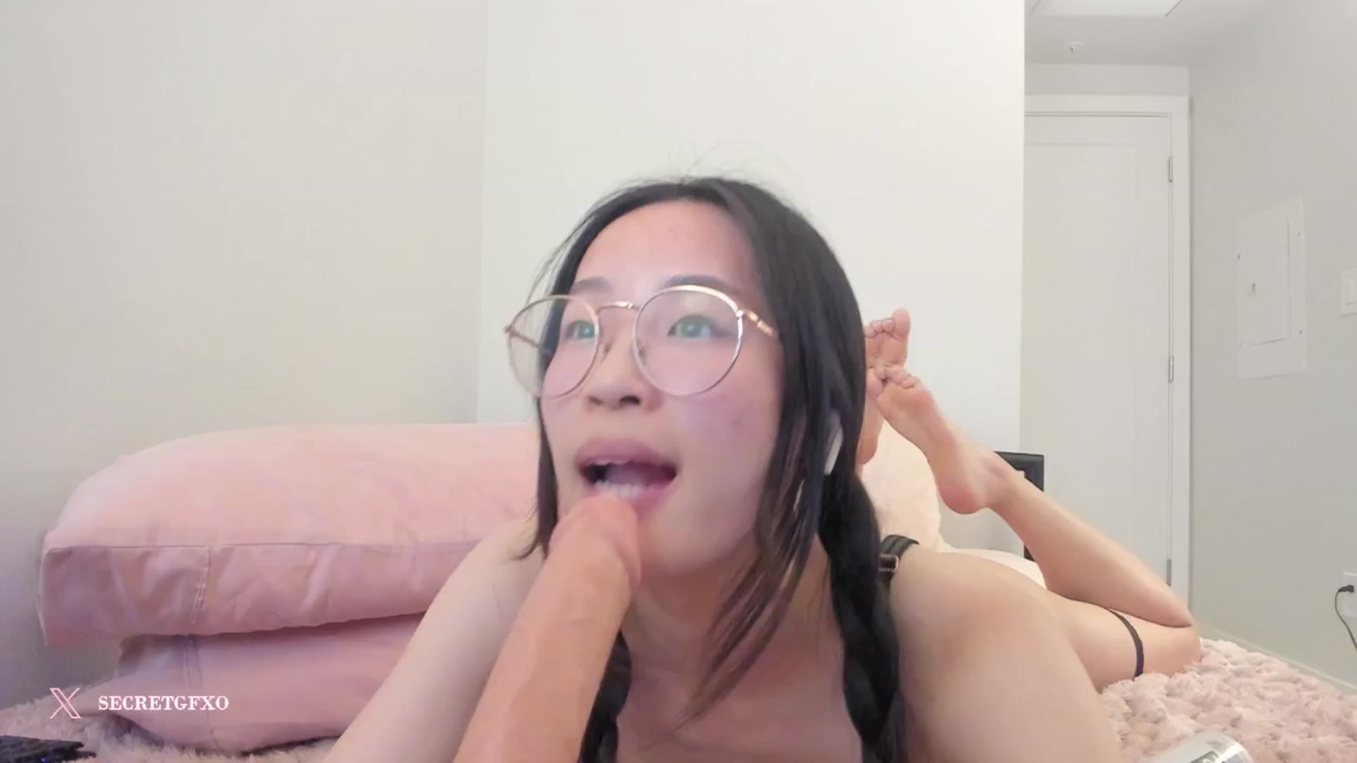 Gallery image thumbnail from Yoursecretgf's myfreecams stream on, 10/16/2024, 08:15 image 2 of 20