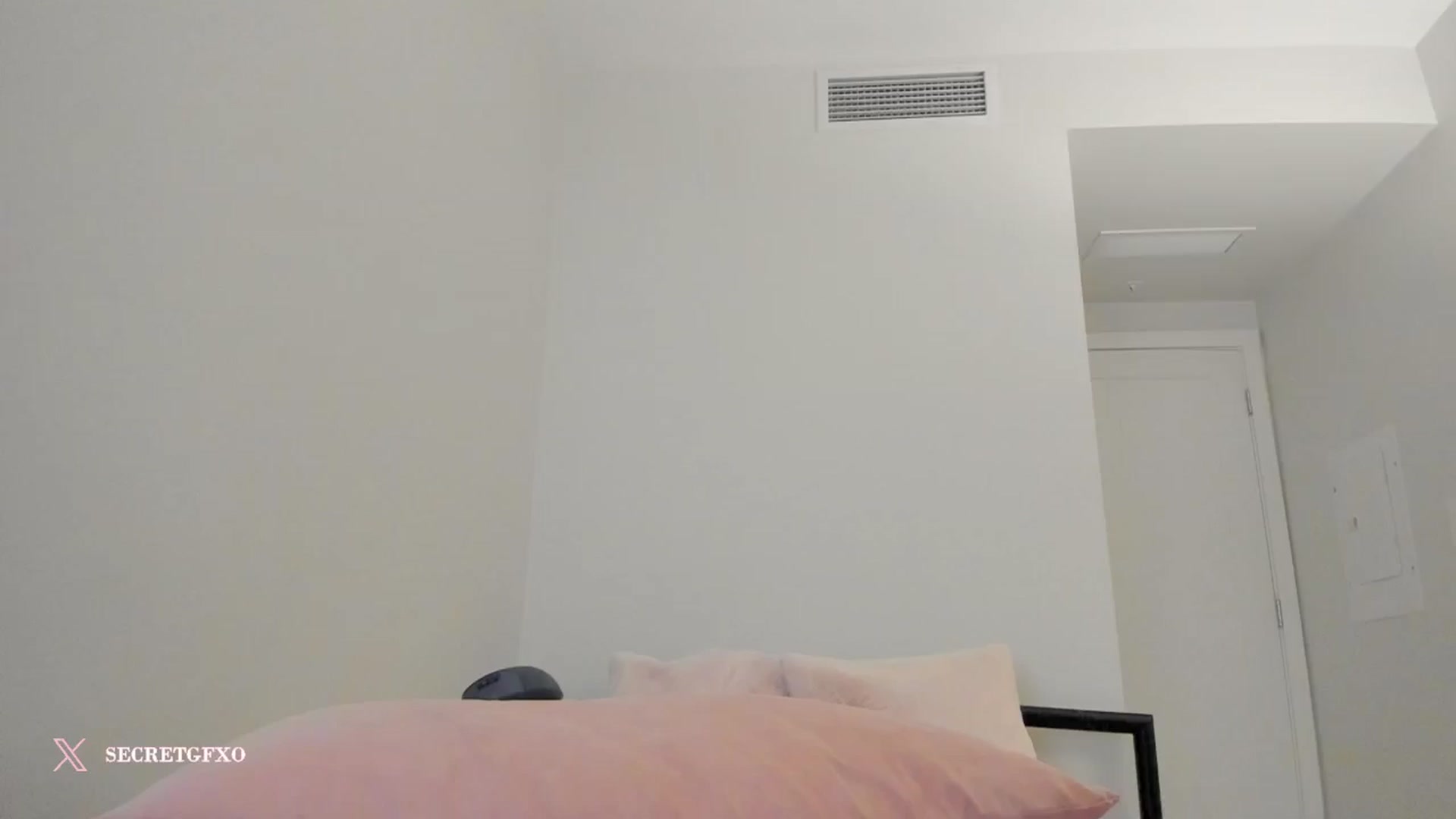 Gallery image thumbnail from Yoursecretgf's myfreecams stream on, 10/16/2024, 08:15 image 14 of 20