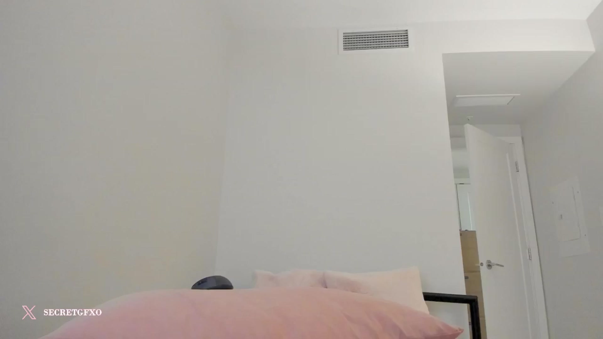 Gallery image thumbnail from Yoursecretgf's myfreecams stream on, 10/16/2024, 08:15 image 16 of 20