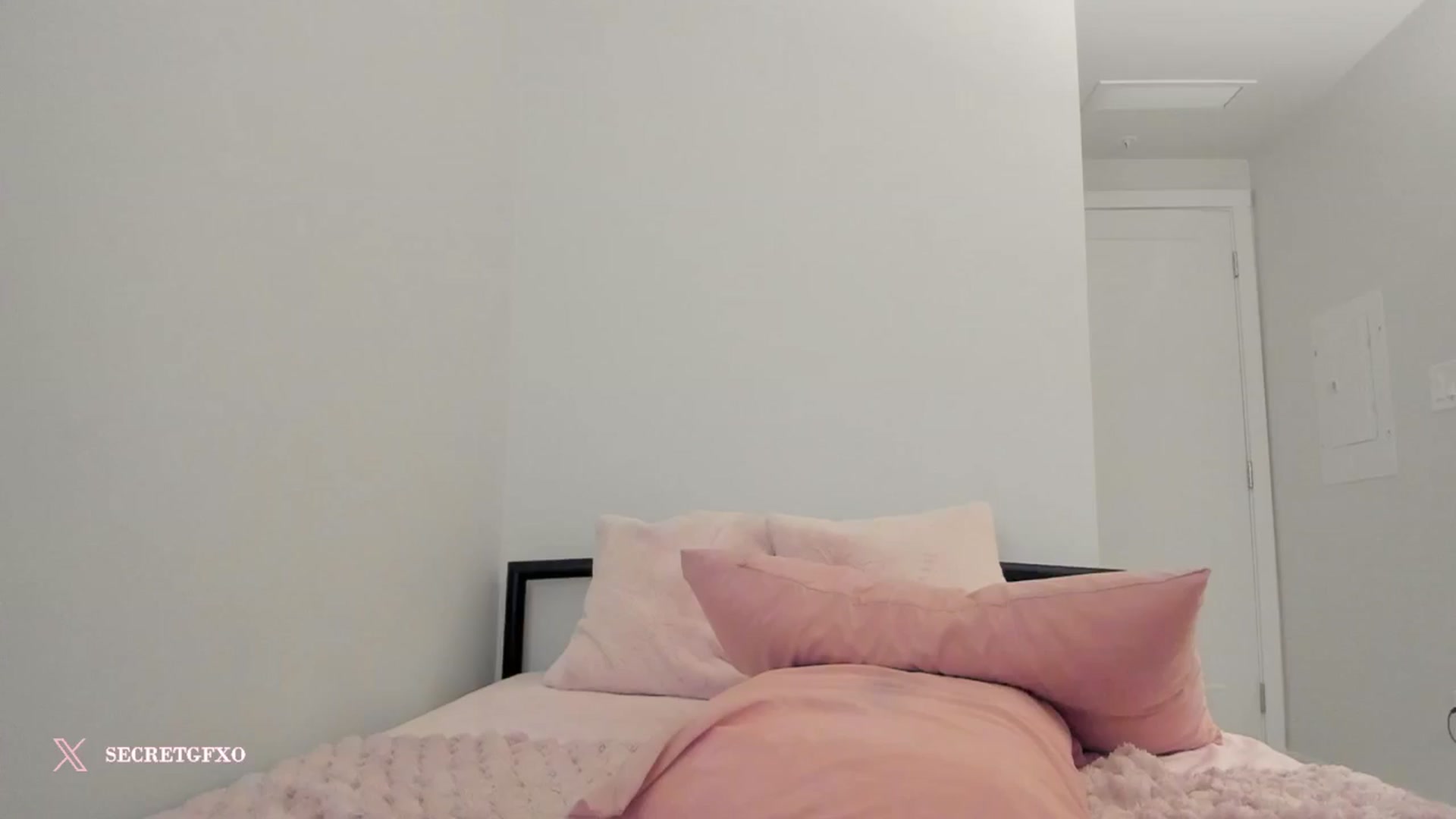 Gallery image thumbnail from Yoursecretgf's myfreecams stream on, 10/16/2024, 12:24 image 12 of 20