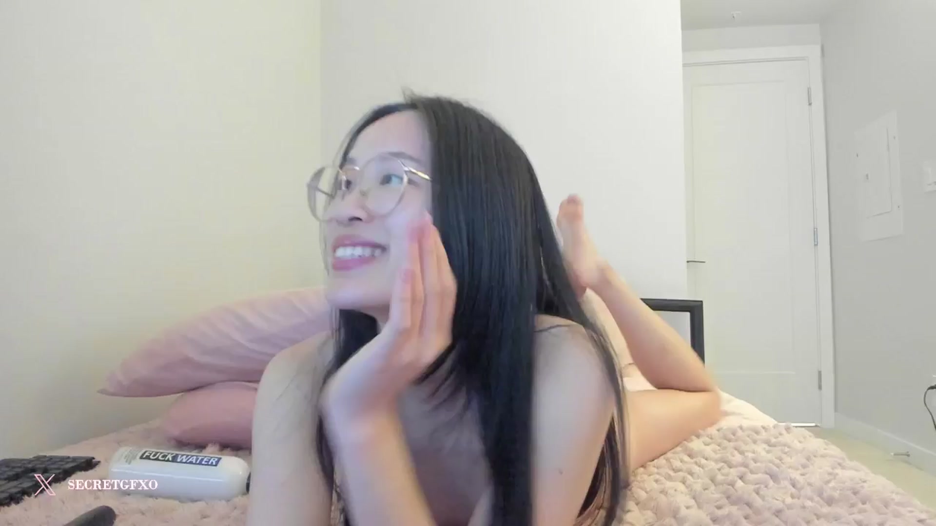 Gallery image thumbnail from Yoursecretgf's myfreecams stream on, 11/17/2024, 15:40 image 11 of 20