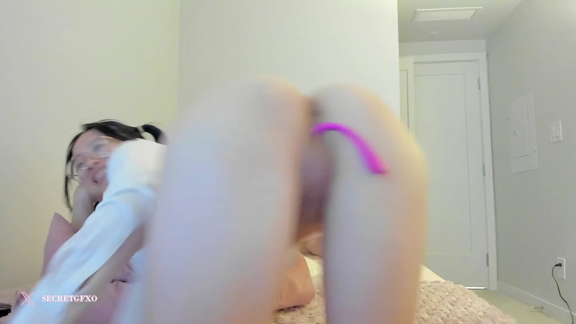 Gallery image thumbnail from Yoursecretgf's myfreecams stream on, 11/28/2024, 12:54 image 1 of 20