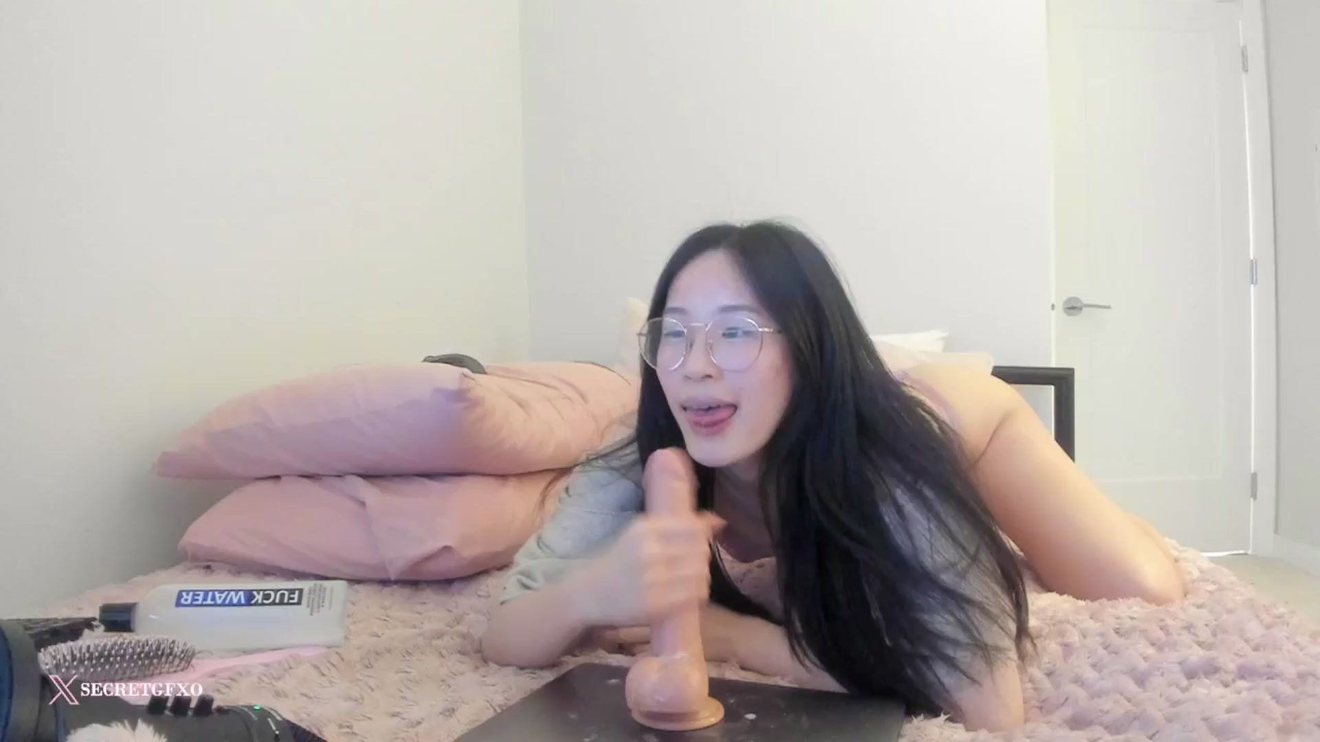 Gallery image thumbnail from Yoursecretgf's myfreecams stream on, 12/26/2024, 09:06 image 15 of 20