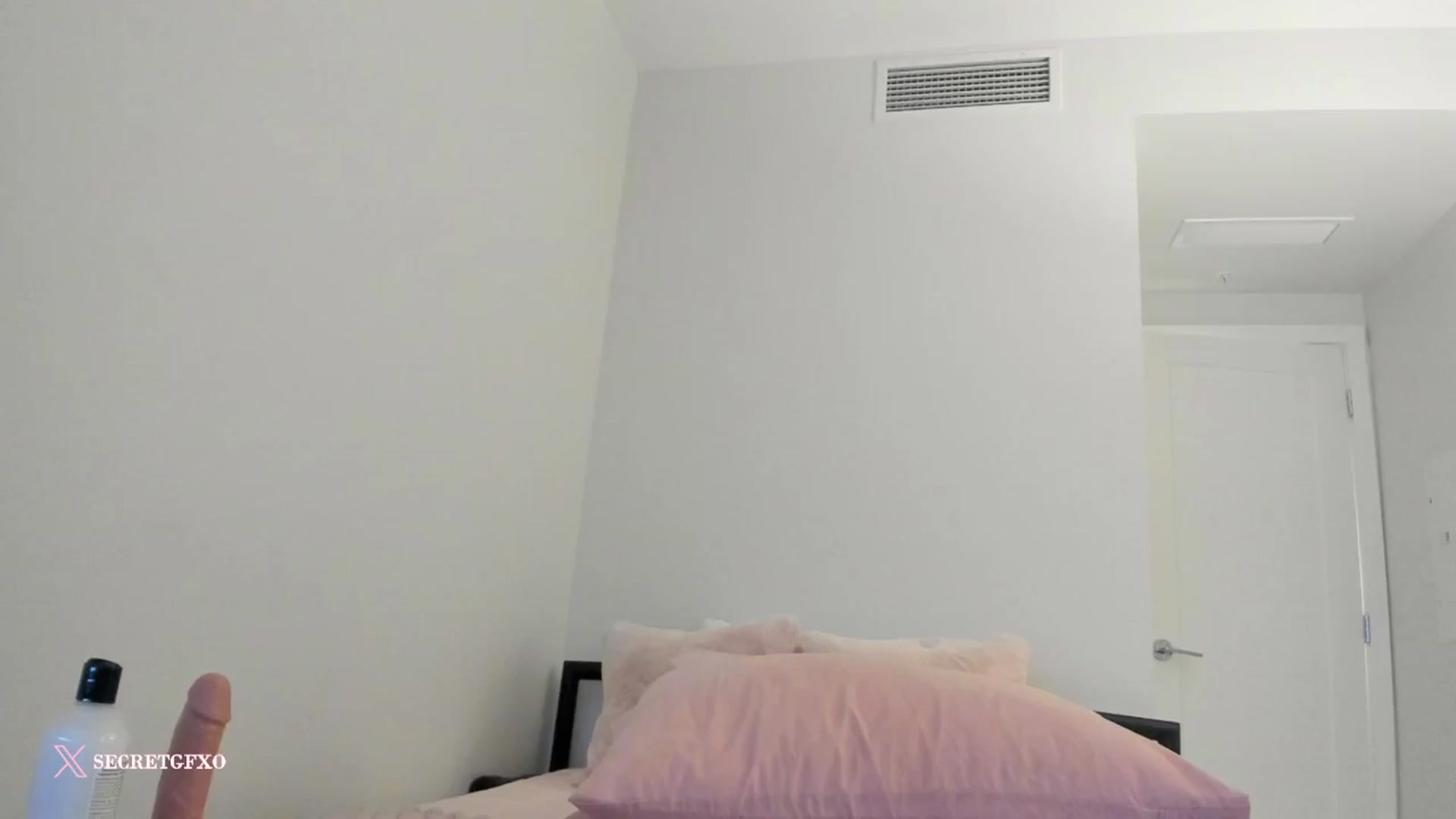 Gallery image thumbnail from Yoursecretgf's myfreecams stream on, 02/22/2025, 04:53 image 4 of 20