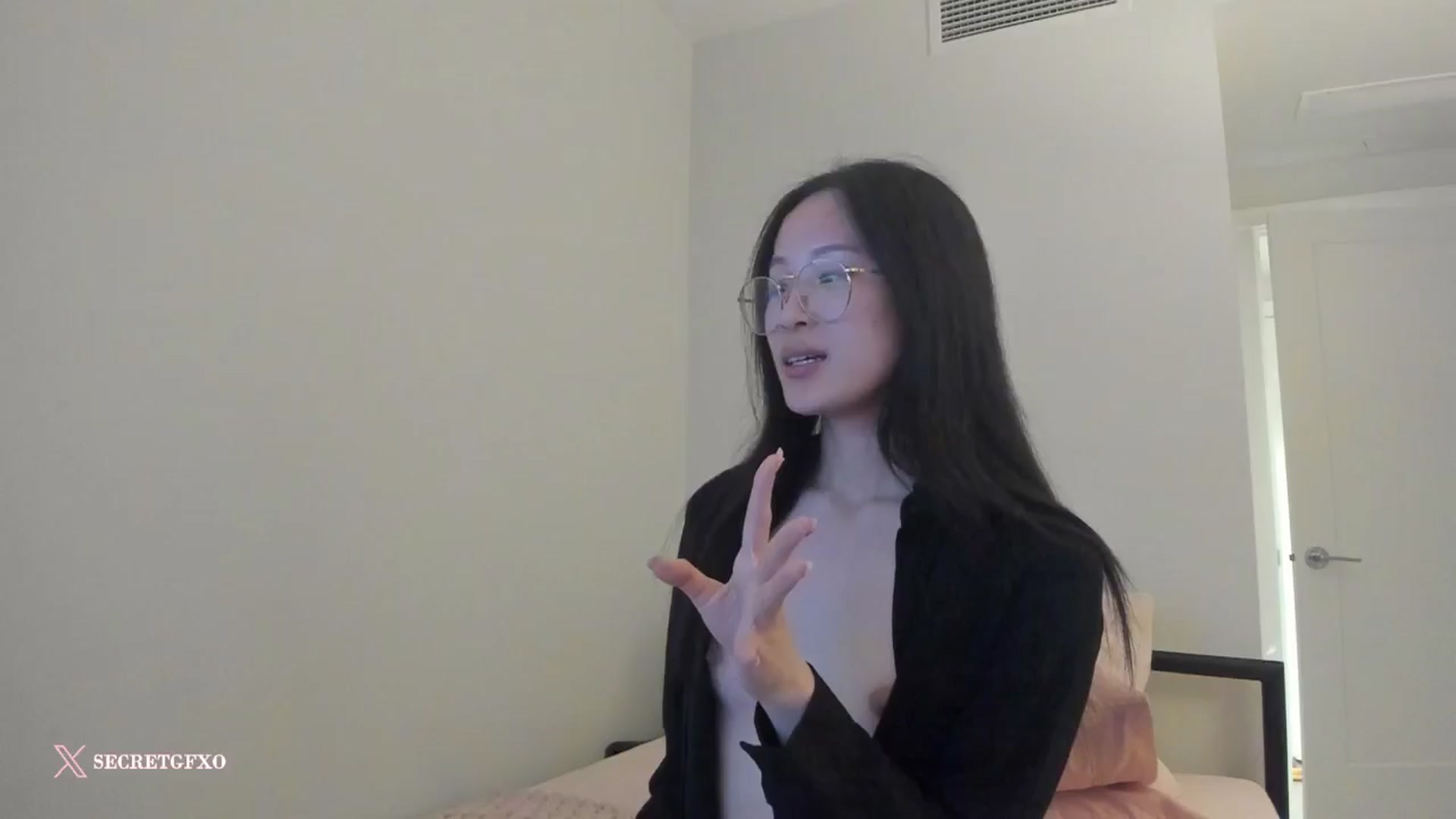 Gallery image thumbnail from Yoursecretgf's myfreecams stream on, 03/01/2025, 11:06 image 9 of 20