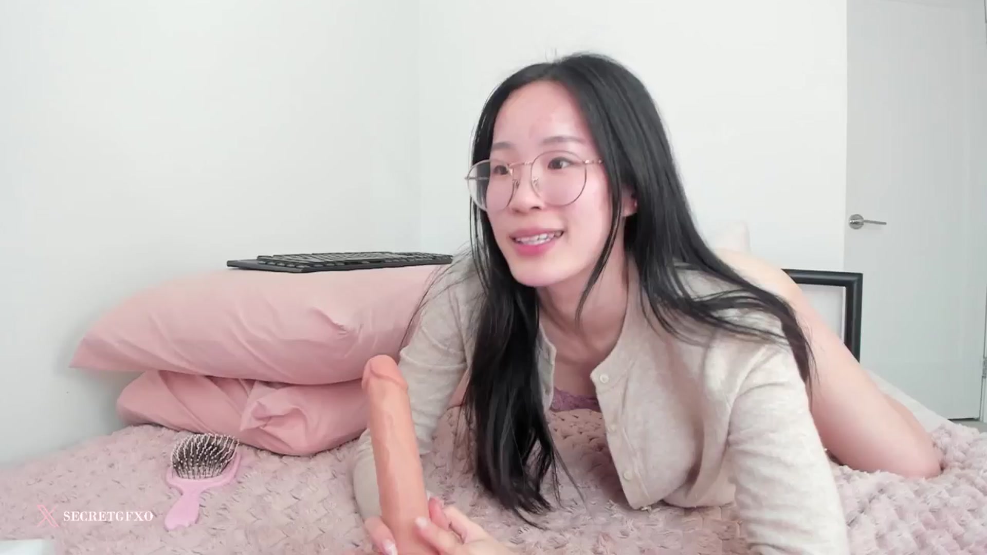 Gallery image thumbnail from Yoursecretgf's myfreecams stream on, 03/06/2025, 24:45 image 19 of 20